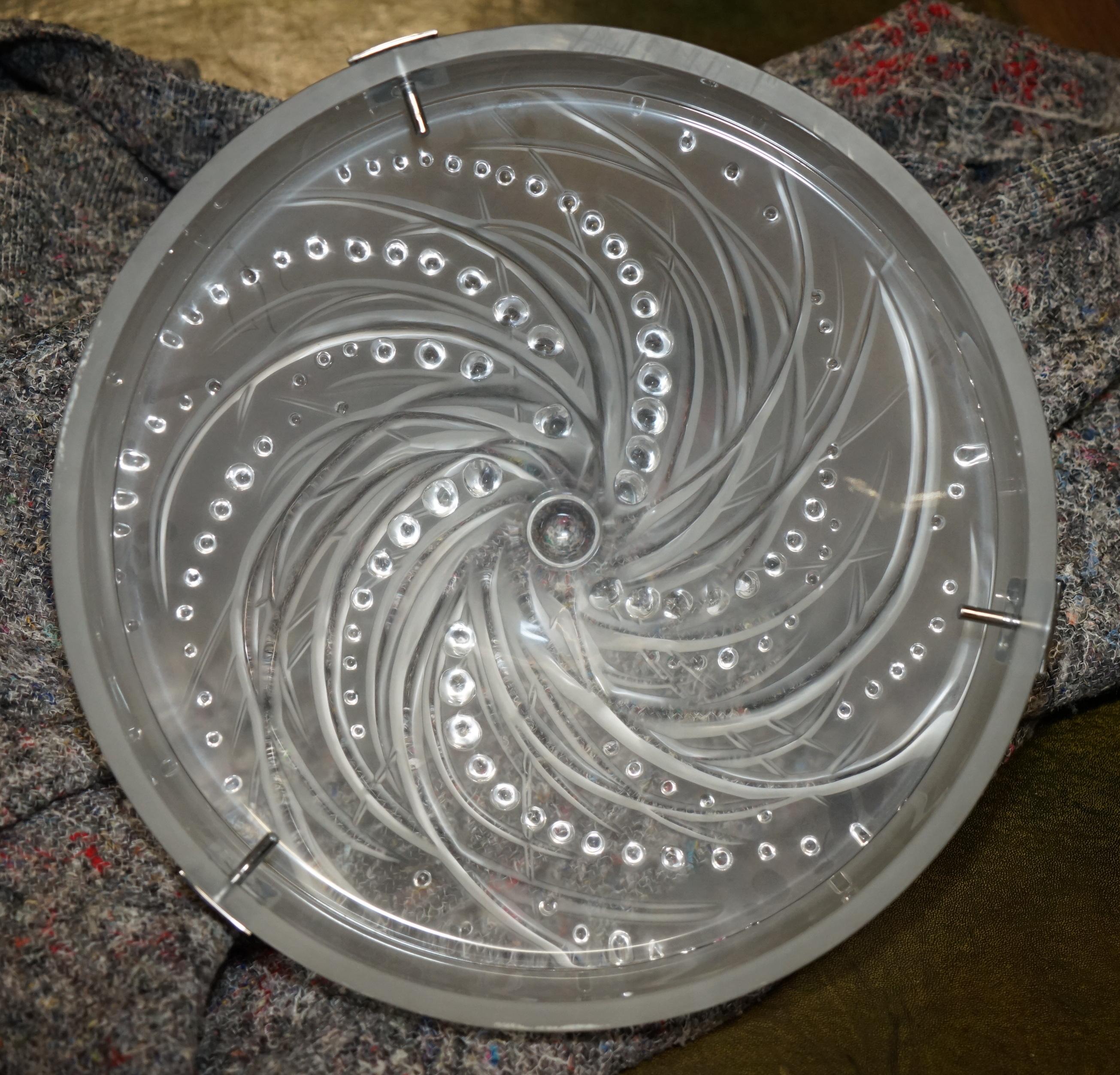 STUNNiNG LALIQUE CORALLINE CRYSTAL CEILING LIGHT BRAND NEW AND UNUSED en vente 2