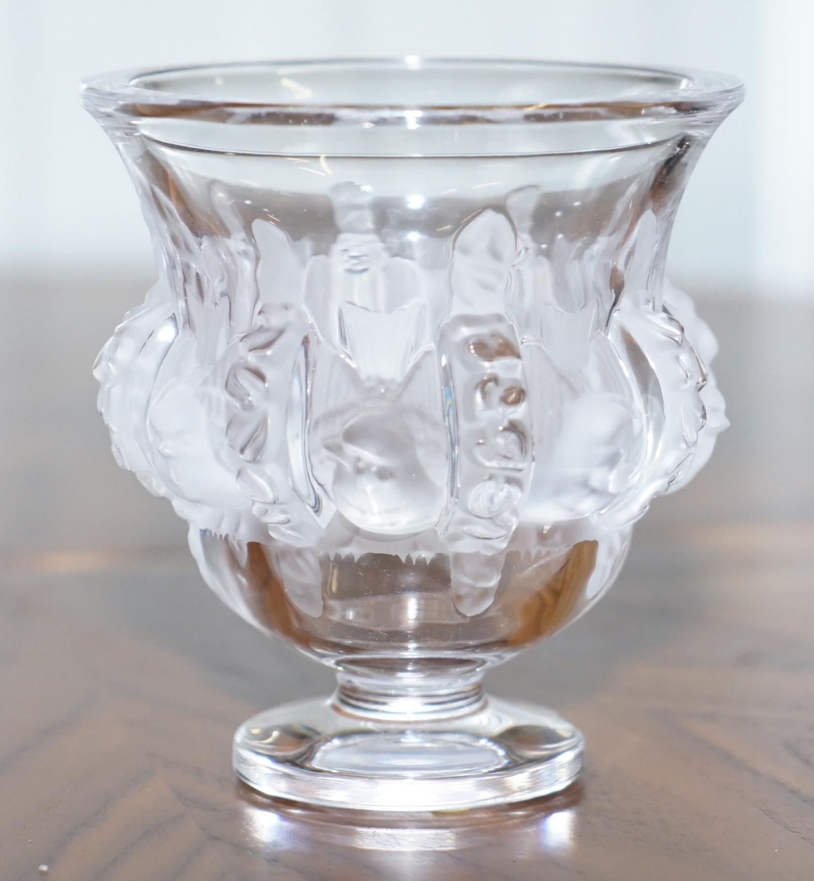 Moderne Superbe vase oiseau Dampierre en cristal Lalique conçu en 1948 par Marc Lalique