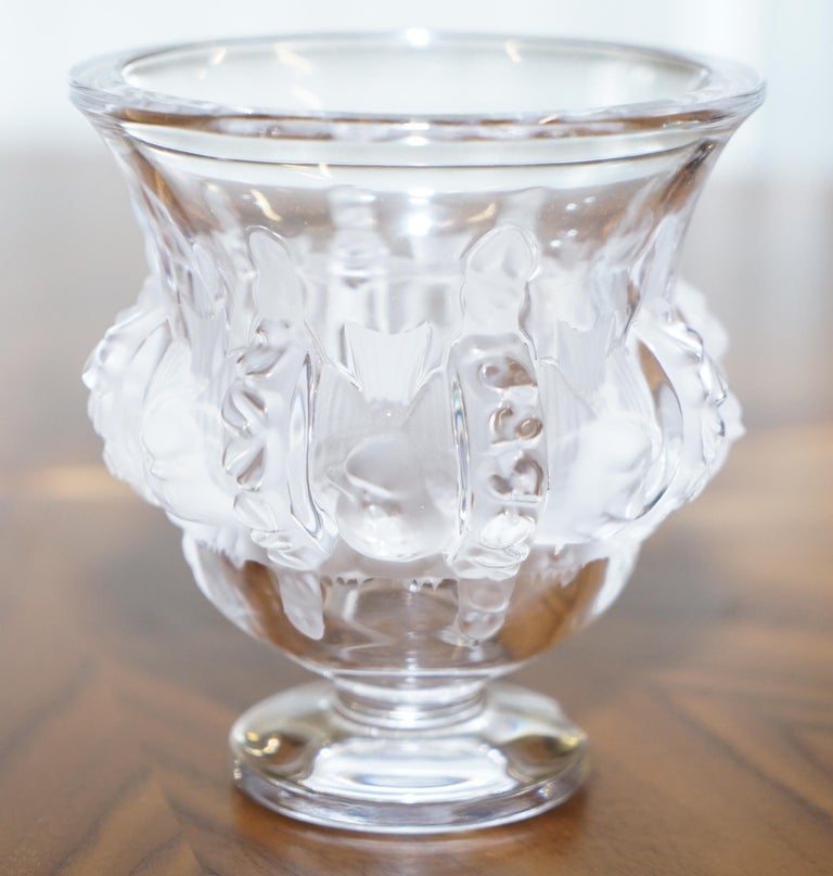 Stunning Lalique Crystal Dampierre Bird Vase Designed in 1948 by Marc