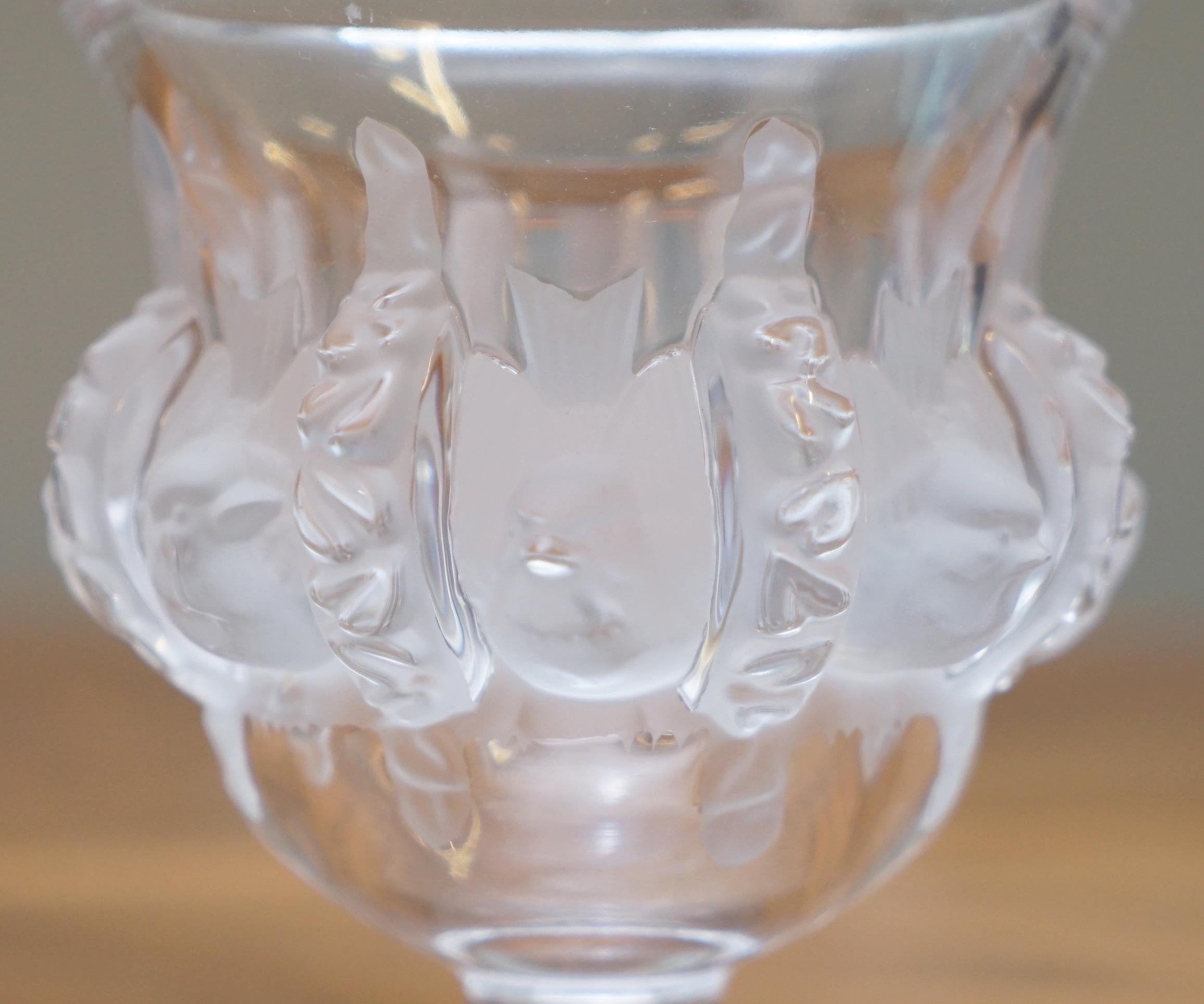 French Stunning Lalique Crystal Dampierre Bird Vase Designed in 1948 by Marc Lalique