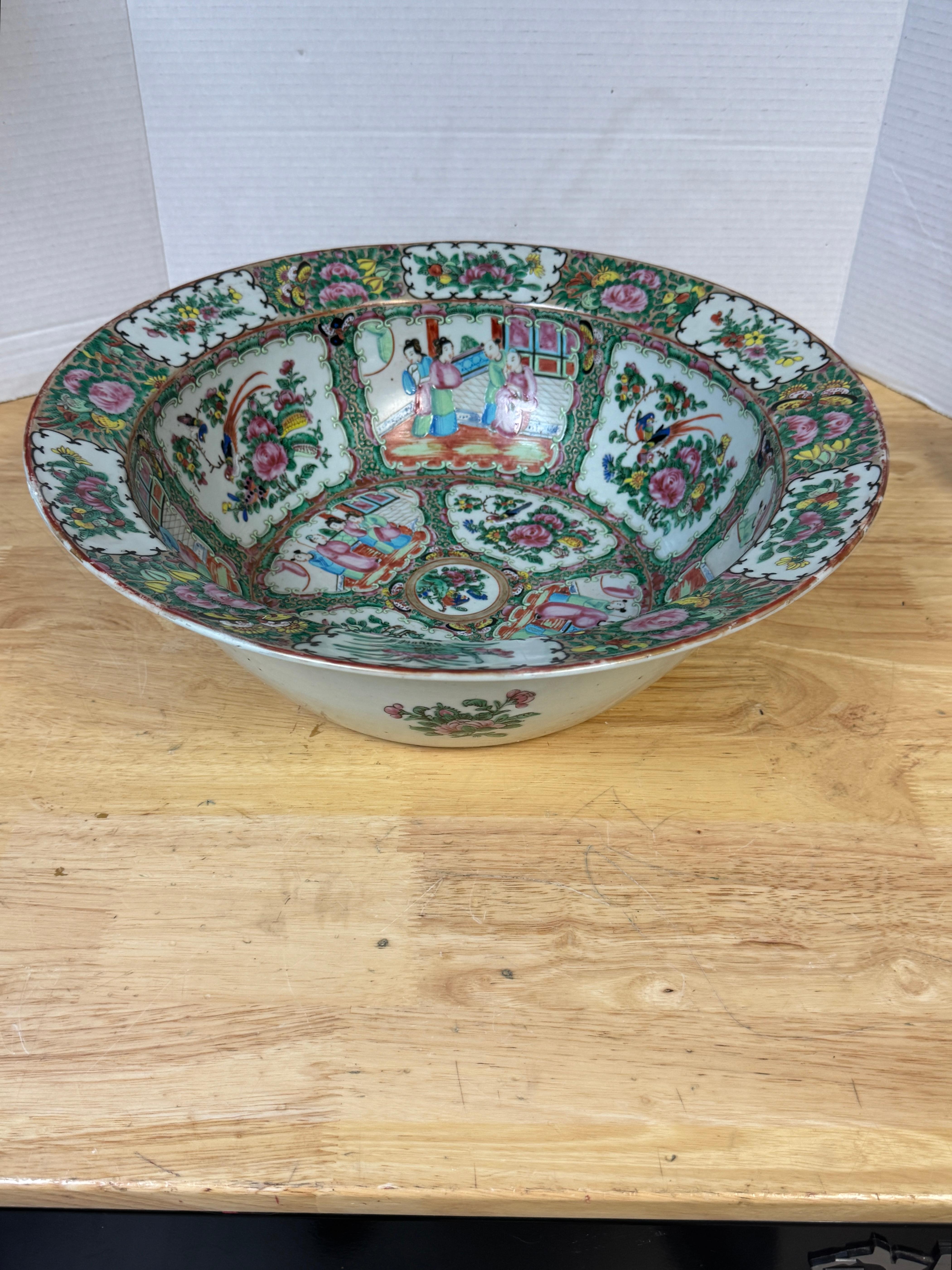 Stunning Large 19th Century Rose Medallion Rimed Bowl/Basin For Sale 8
