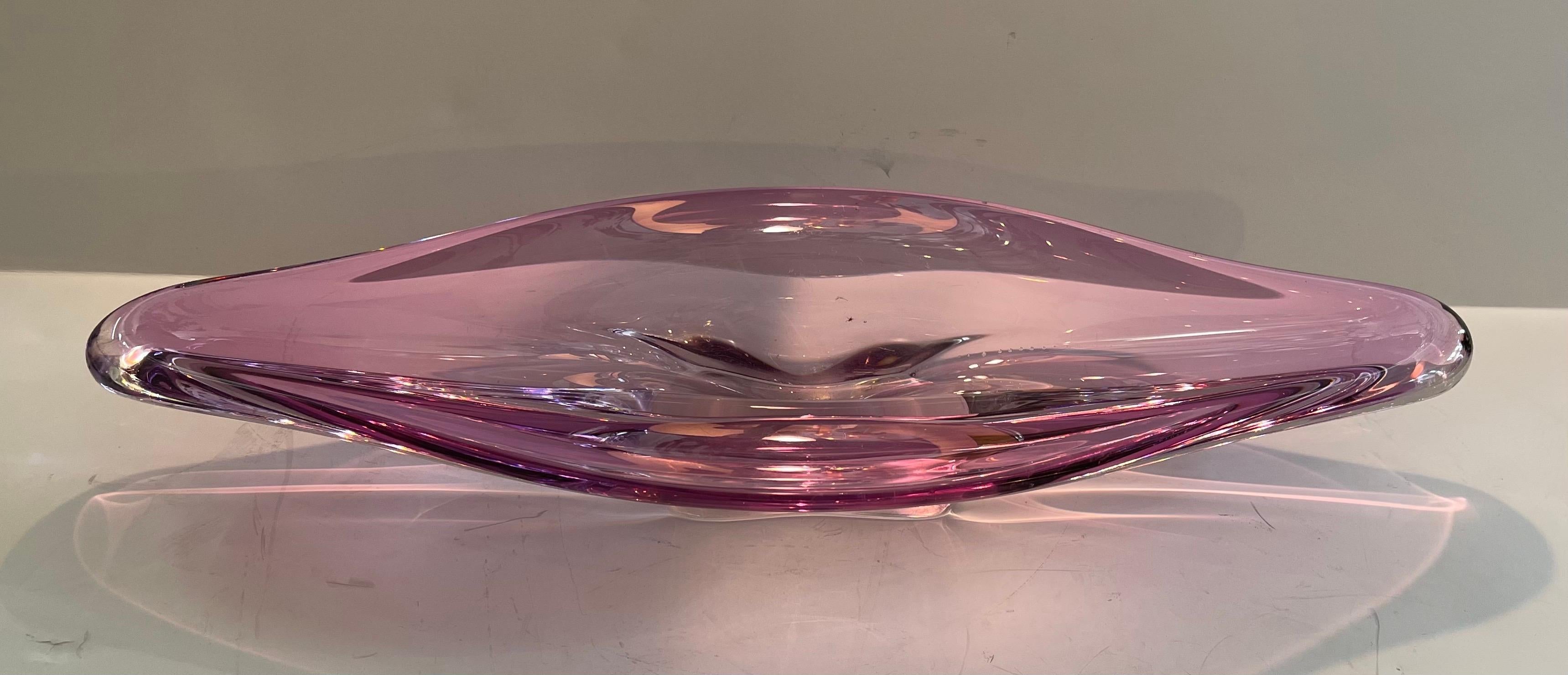 A stunning large Mid-Century Modern oval elongated centerpiece amethyst crystal glass bowl in the manner of Val Saint Lambert lozenge shaped.