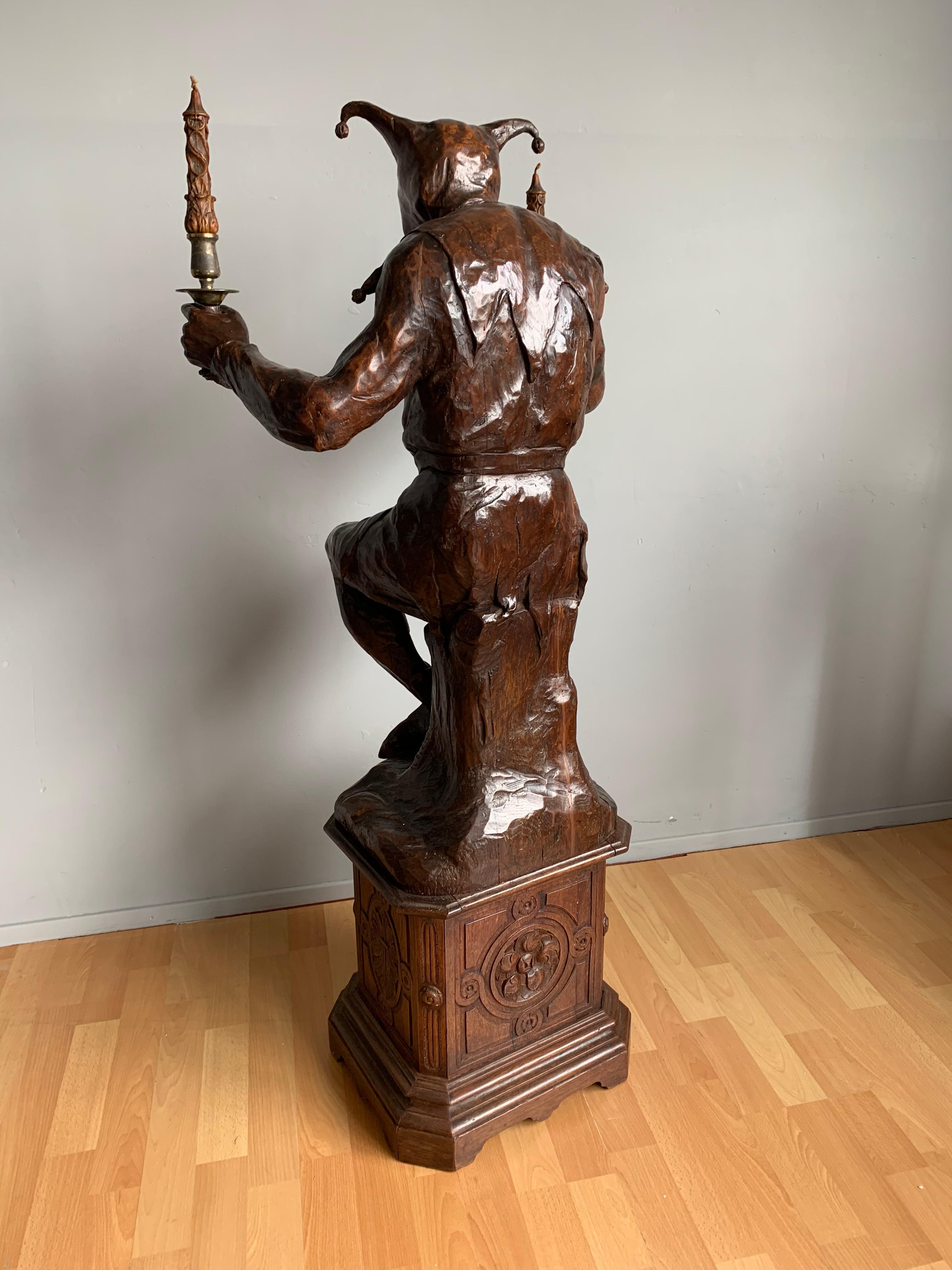 Stunning, Large and Hand Carved Renaissance Revival Court Jester Sculpture For Sale 4
