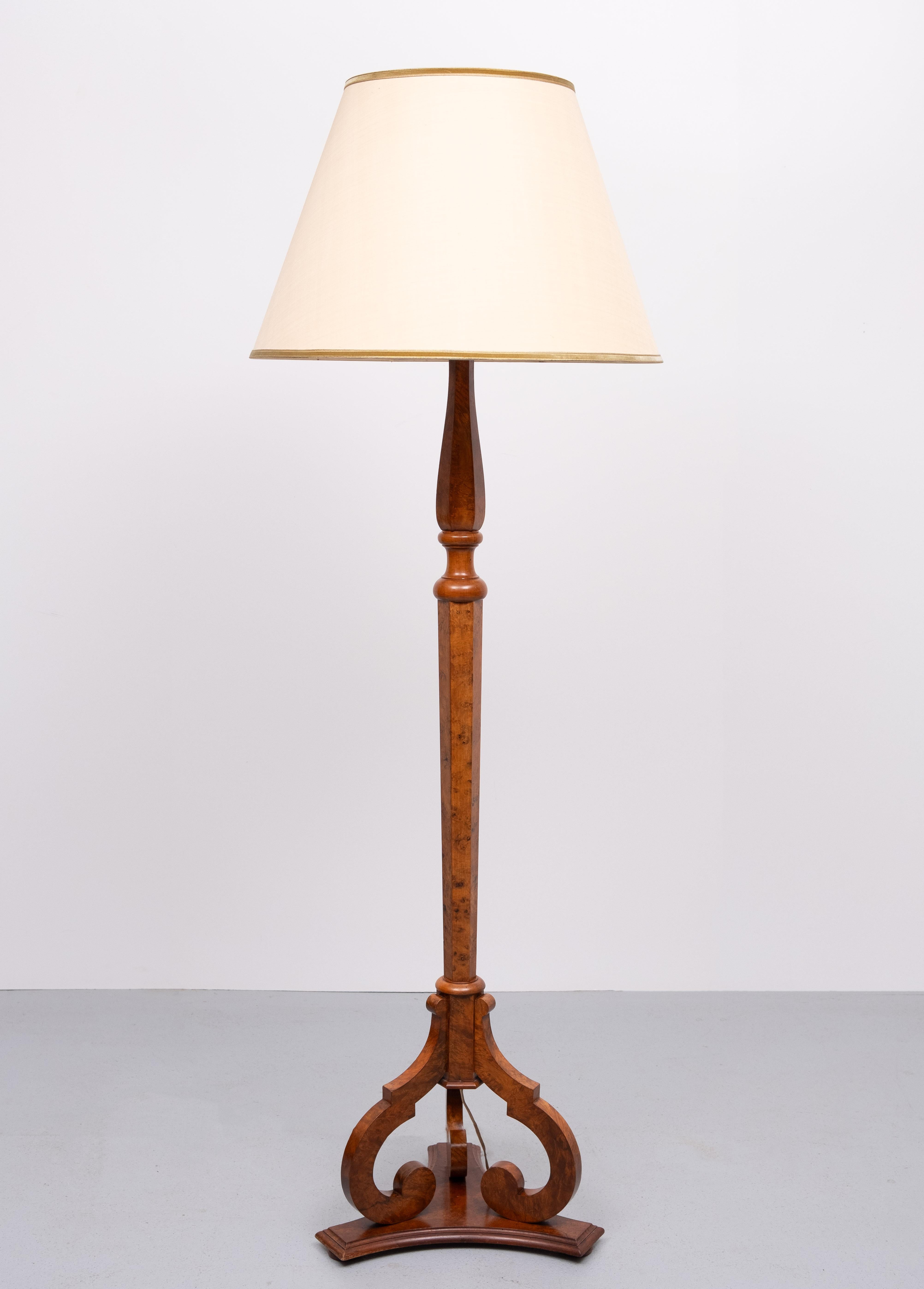 20th Century Stunning large Antique Biedermeier  Burl floor lamp . Germany For Sale