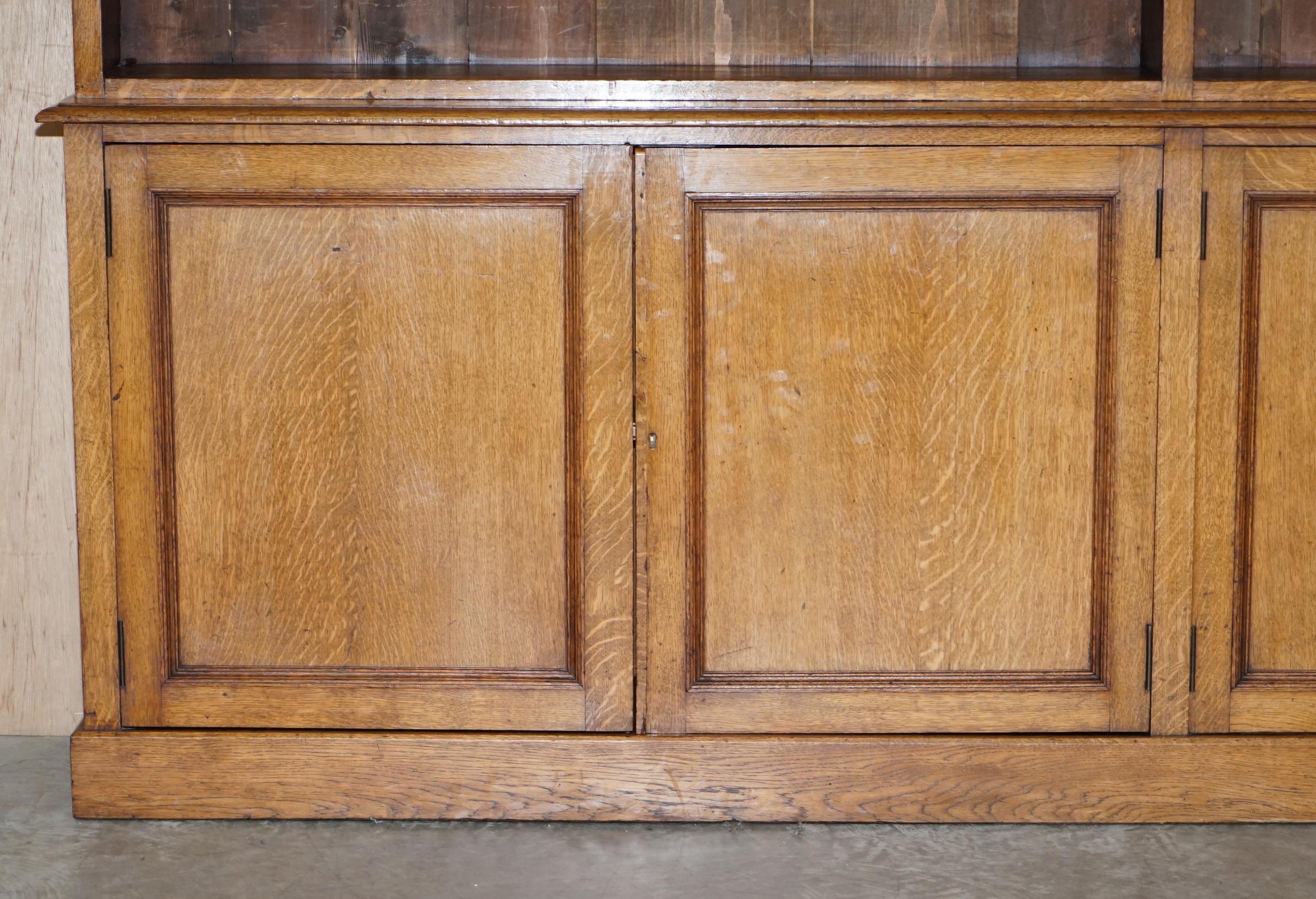 Stunning Large Antique Victorian Oak Library Bookcase Height Adjustable Shelves In Good Condition In West Sussex, Pulborough
