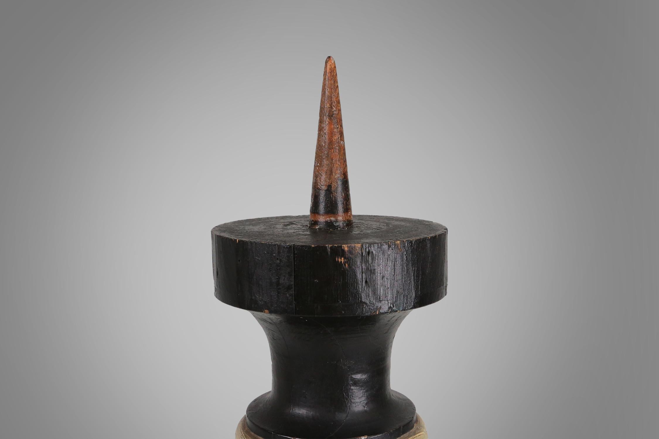 Stunning large antique wooden church candle holder, France 1850s  In Good Condition For Sale In Meulebeke, BE