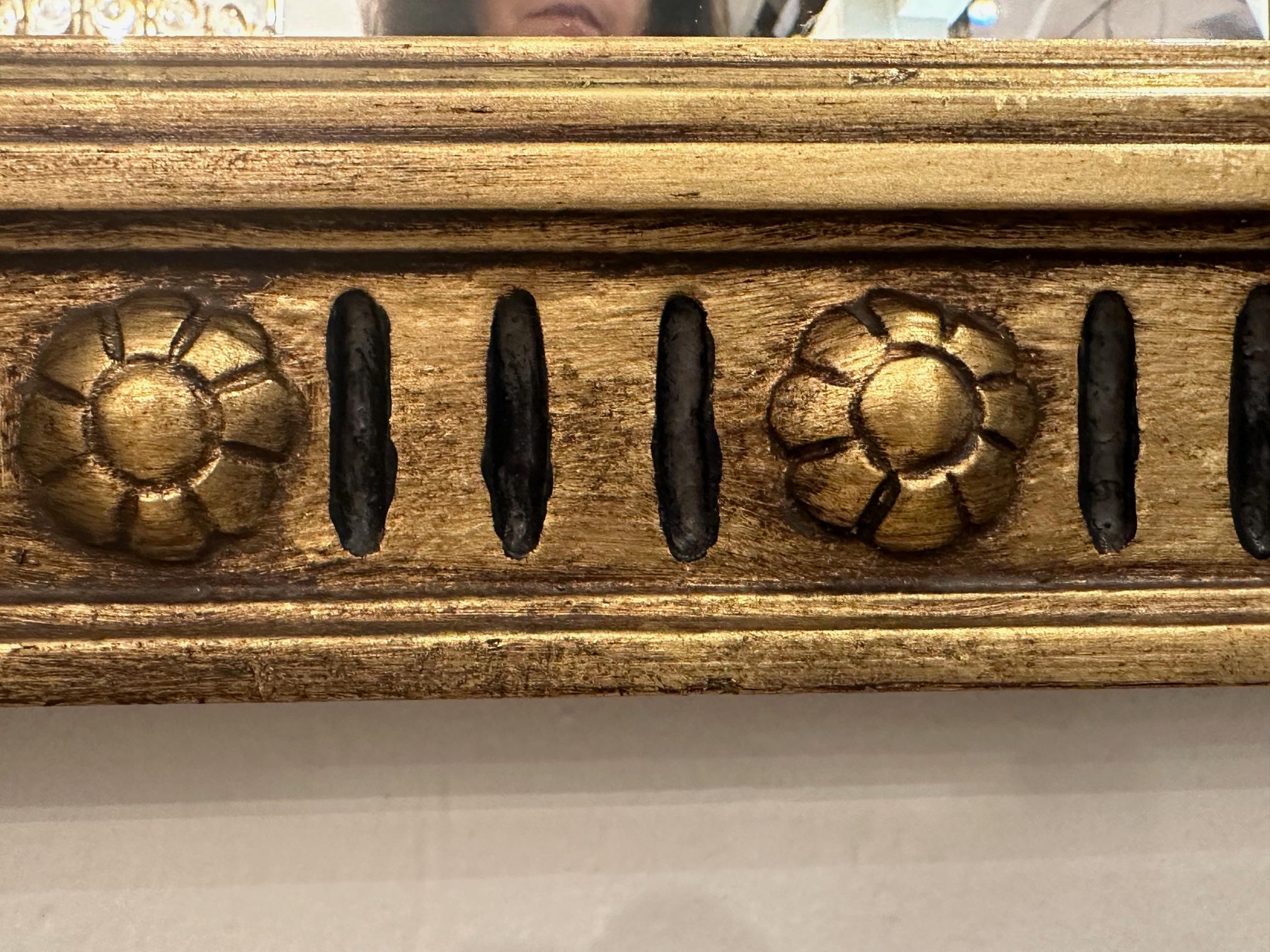 Atemberaubender großer schwarz-goldener Wandspiegel im neoklassischen Stil im Angebot 1