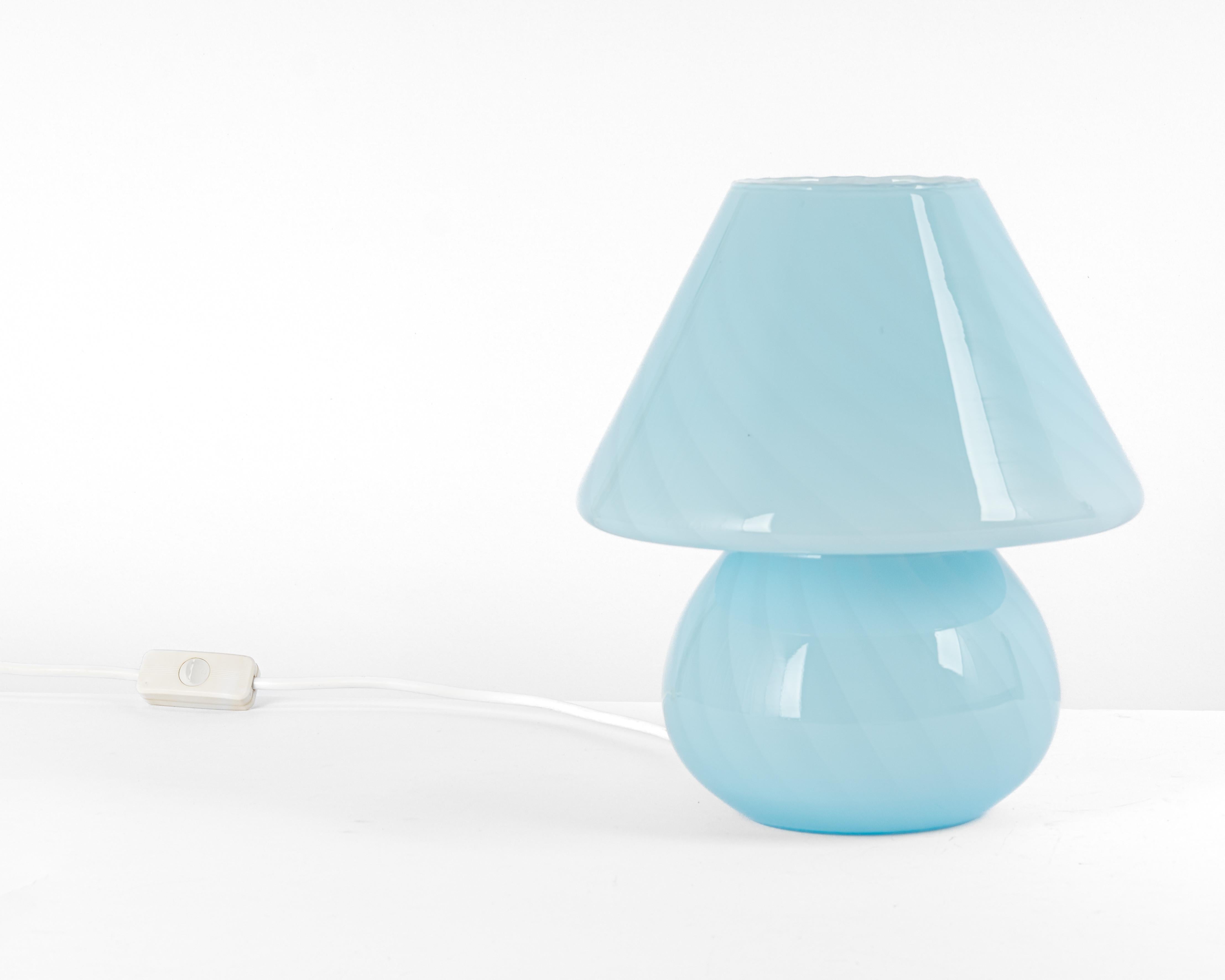 Stunning Large Blue Glass Table Lamp by Vetri Murano, Italy, 1970s In Good Condition In Aachen, NRW