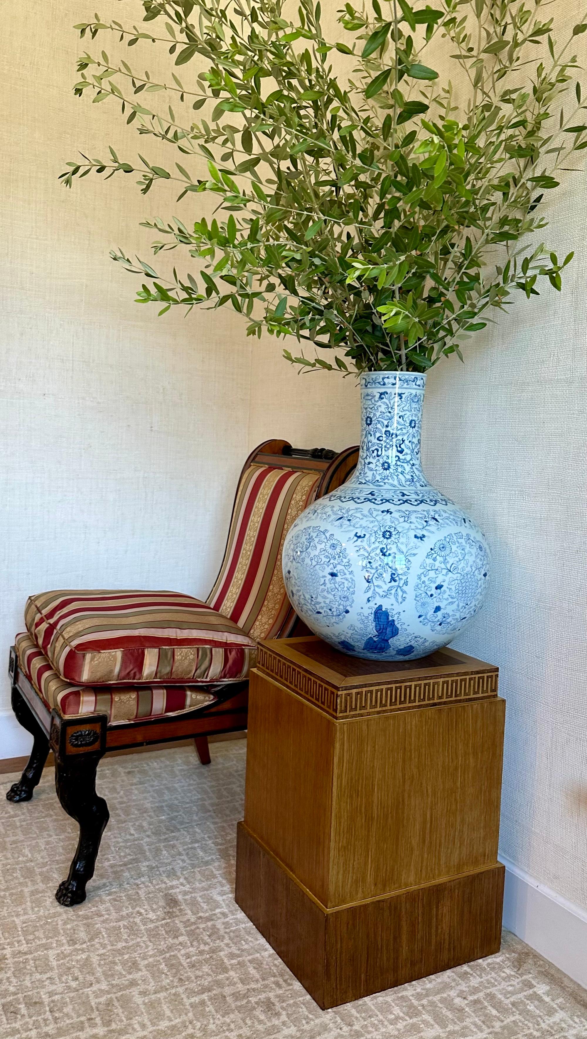 Stunning Large Blue & White Vase - From the Collection of Ann & Gordon Getty For Sale 4