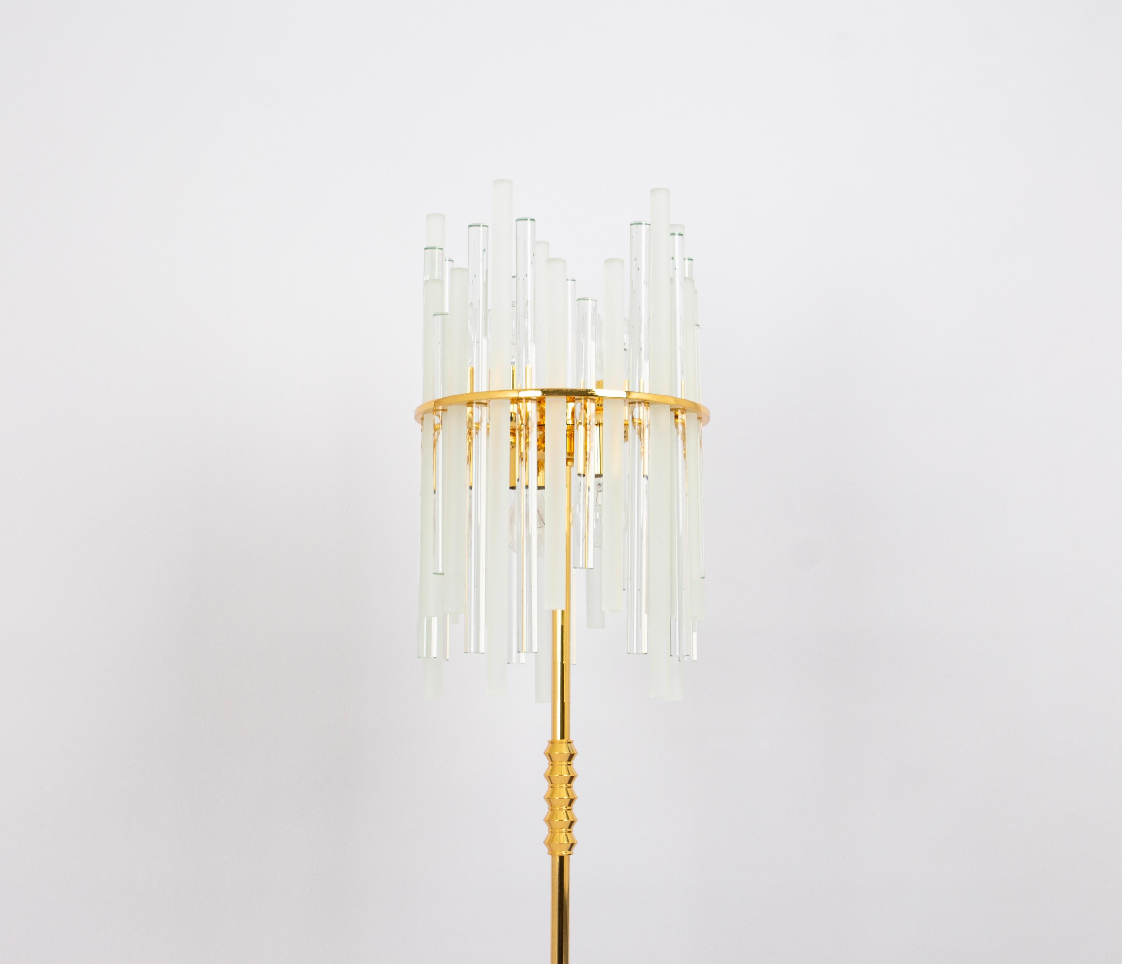 lampada da terra con cristalli