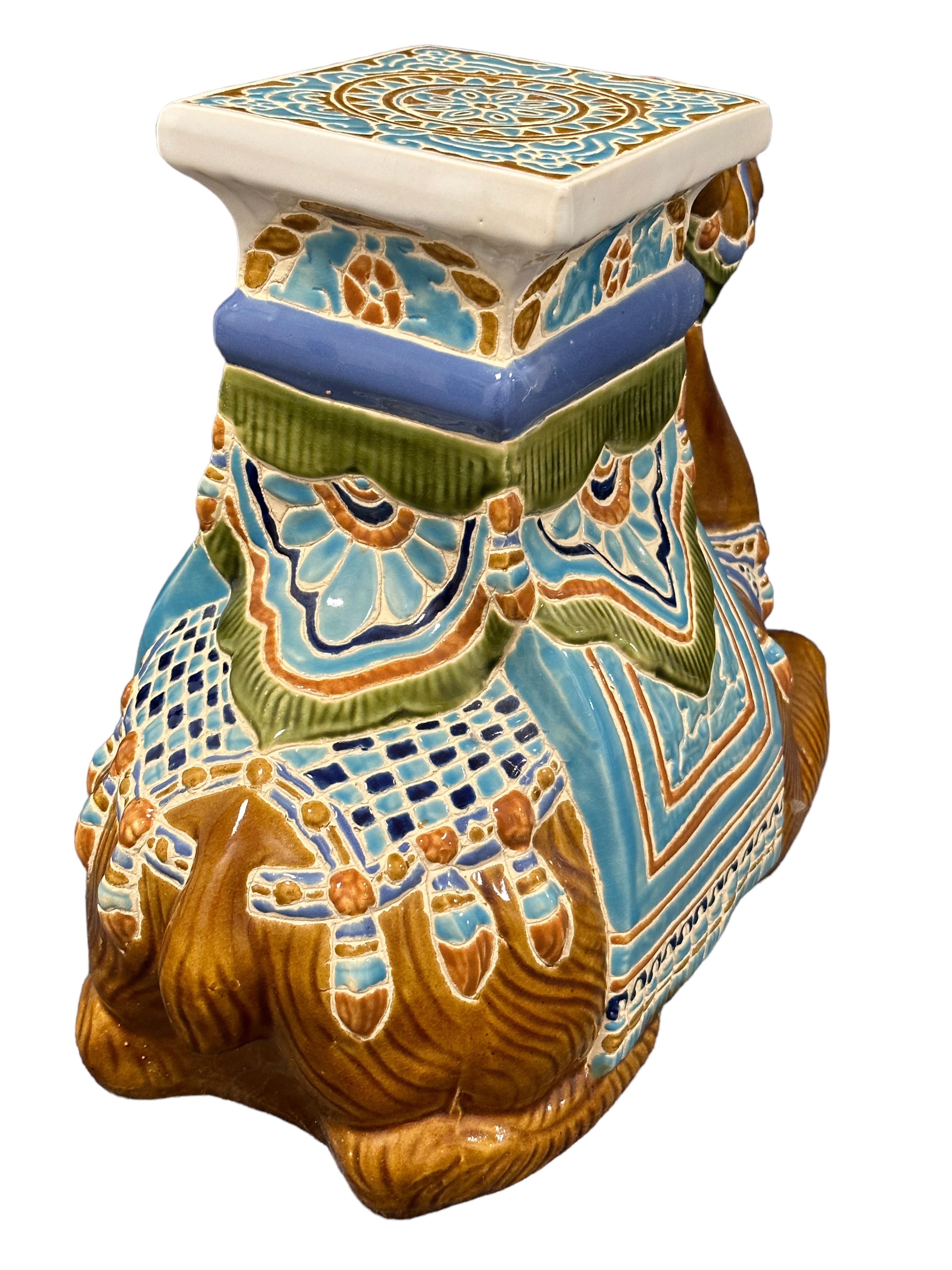 Stunning Large Ceramic Hollywood Regency Camel Garden Stool or Side Table In Good Condition In Nuernberg, DE