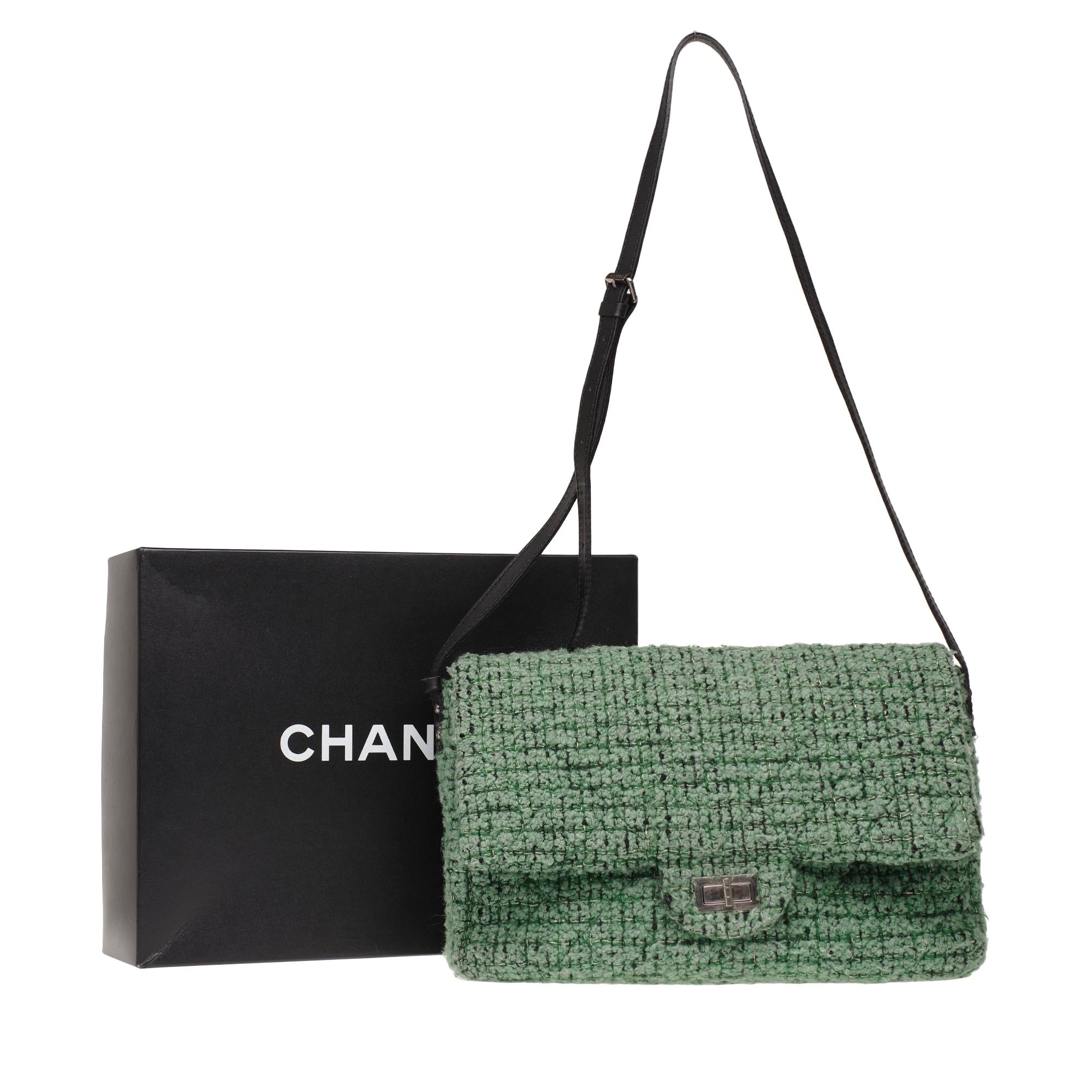 Stunning Large Chanel 2.55 handbag in green tweed and silver hardware 4