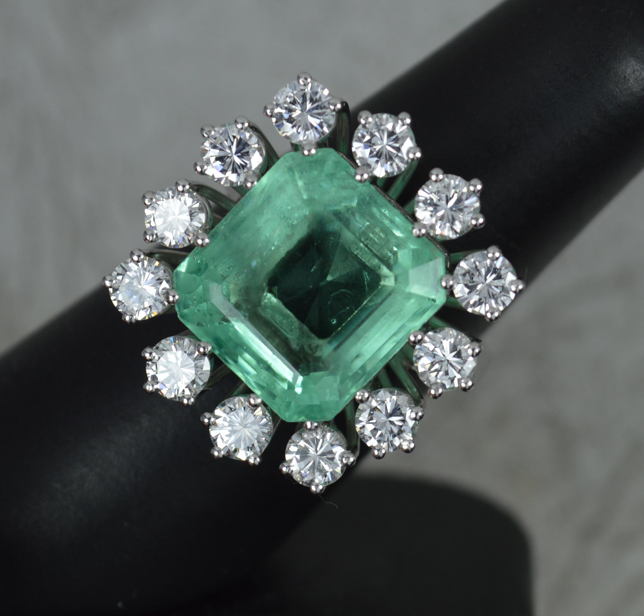 Stunning Large Emerald 2.5ct VS Diamond 18ct White Gold Cluster Cocktail Ring For Sale 5