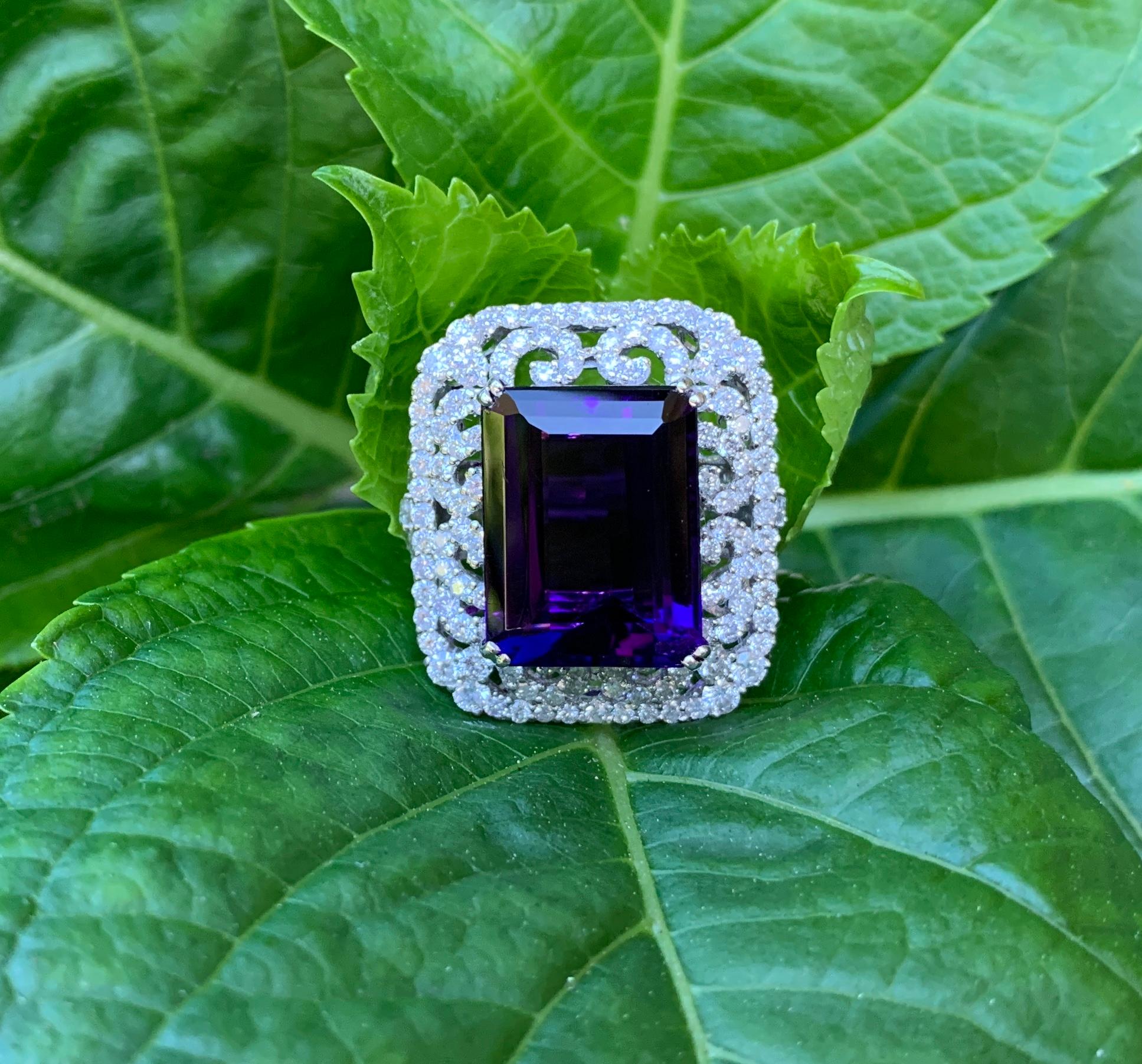 Stunning Large Emerald Cut Siberian Amethyst Diamond Ring in 18 Karat White Gold 2