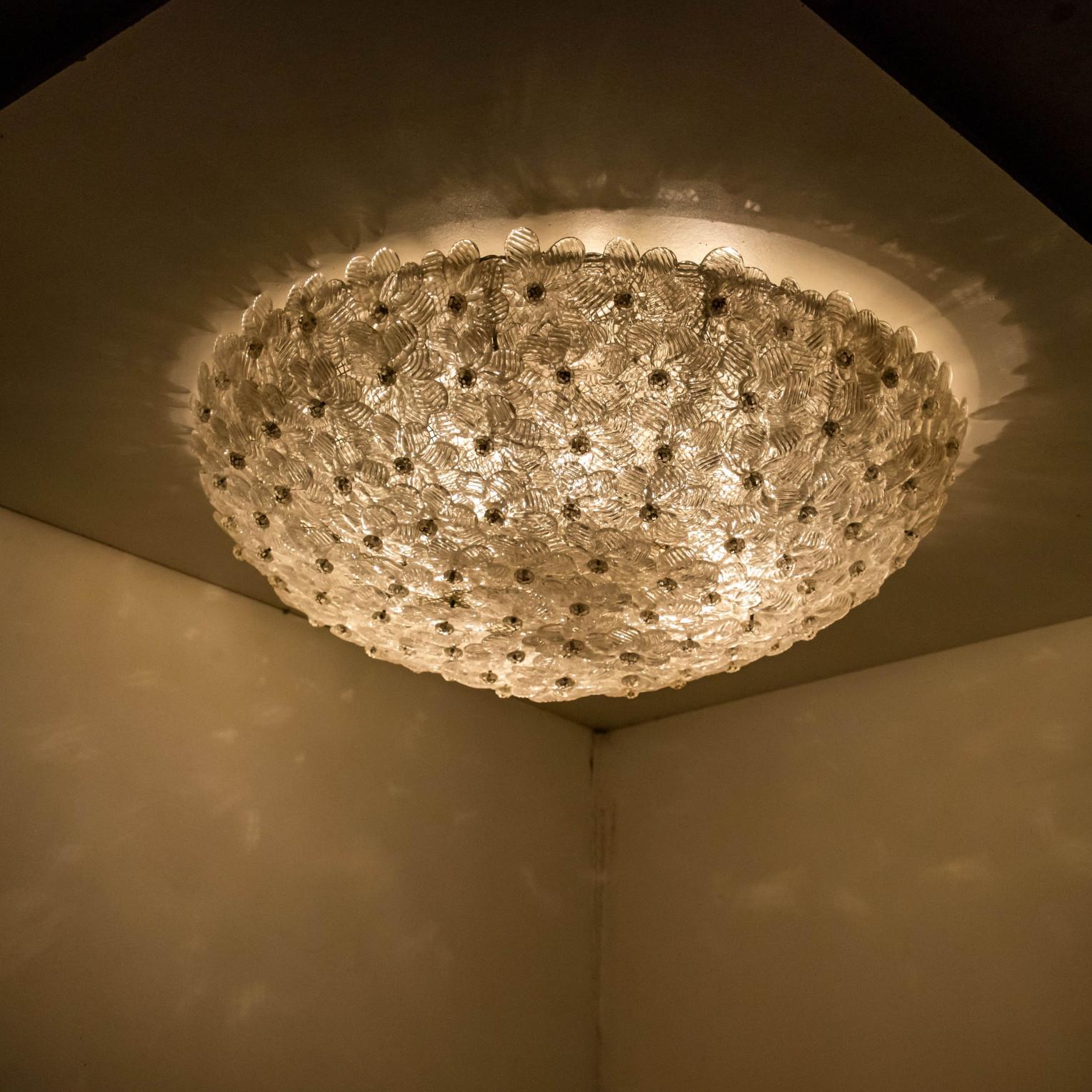 Superbe affleurant à grande fleur dans le style de Barovier&Toso, Murano en vente 4