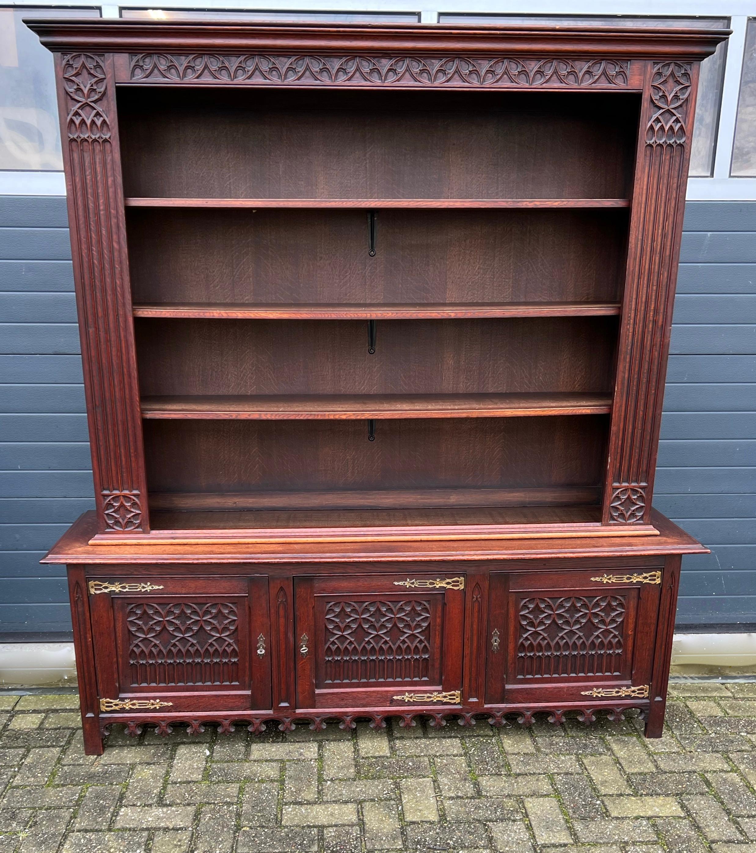 Stunning & Large Gothic Revival Hand Carved Oak Bookcase / Television Cabinet For Sale 11