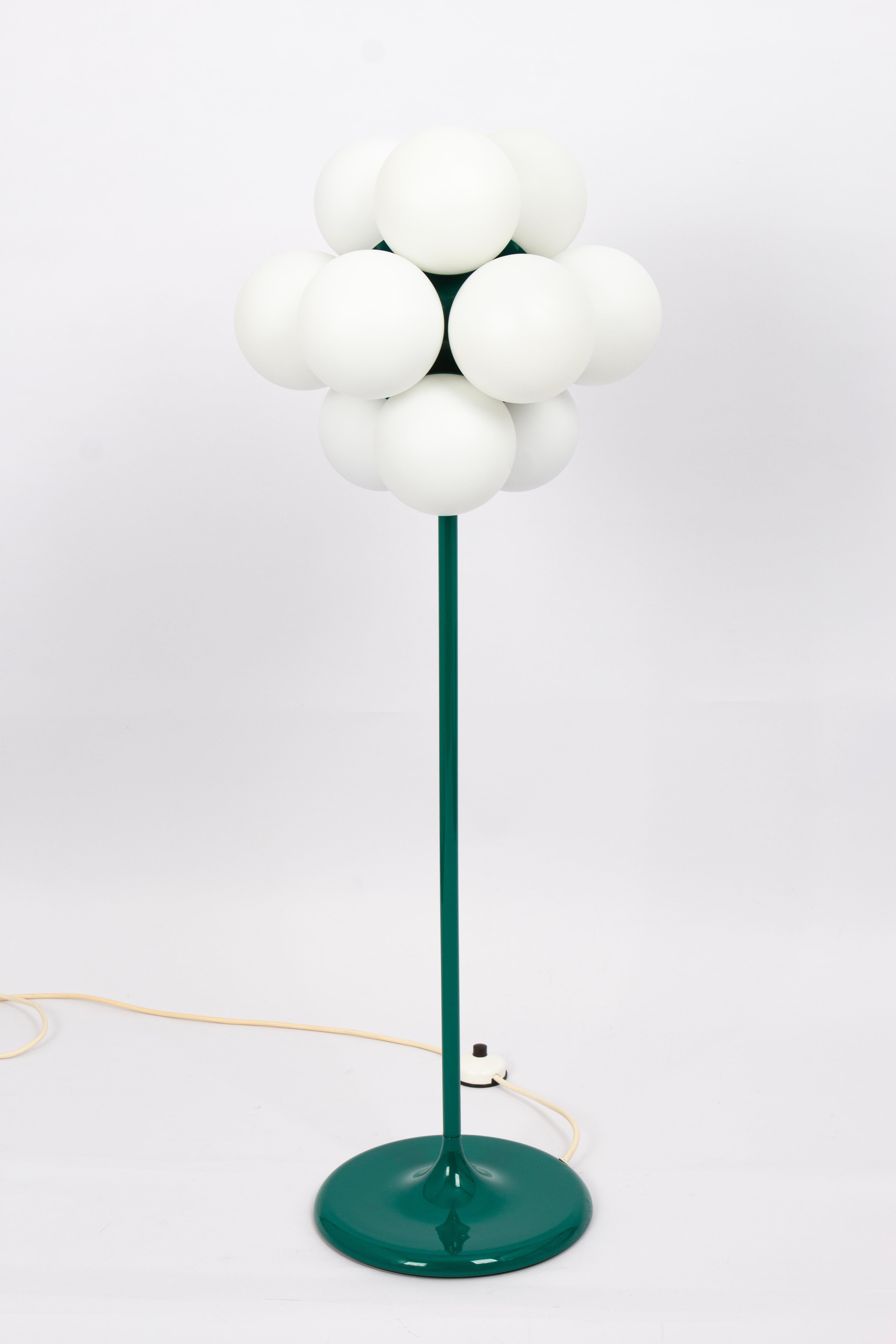Atemberaubende große grüne Stehlampe von Kaiser, Deutschland, 1970er Jahre im Angebot 2