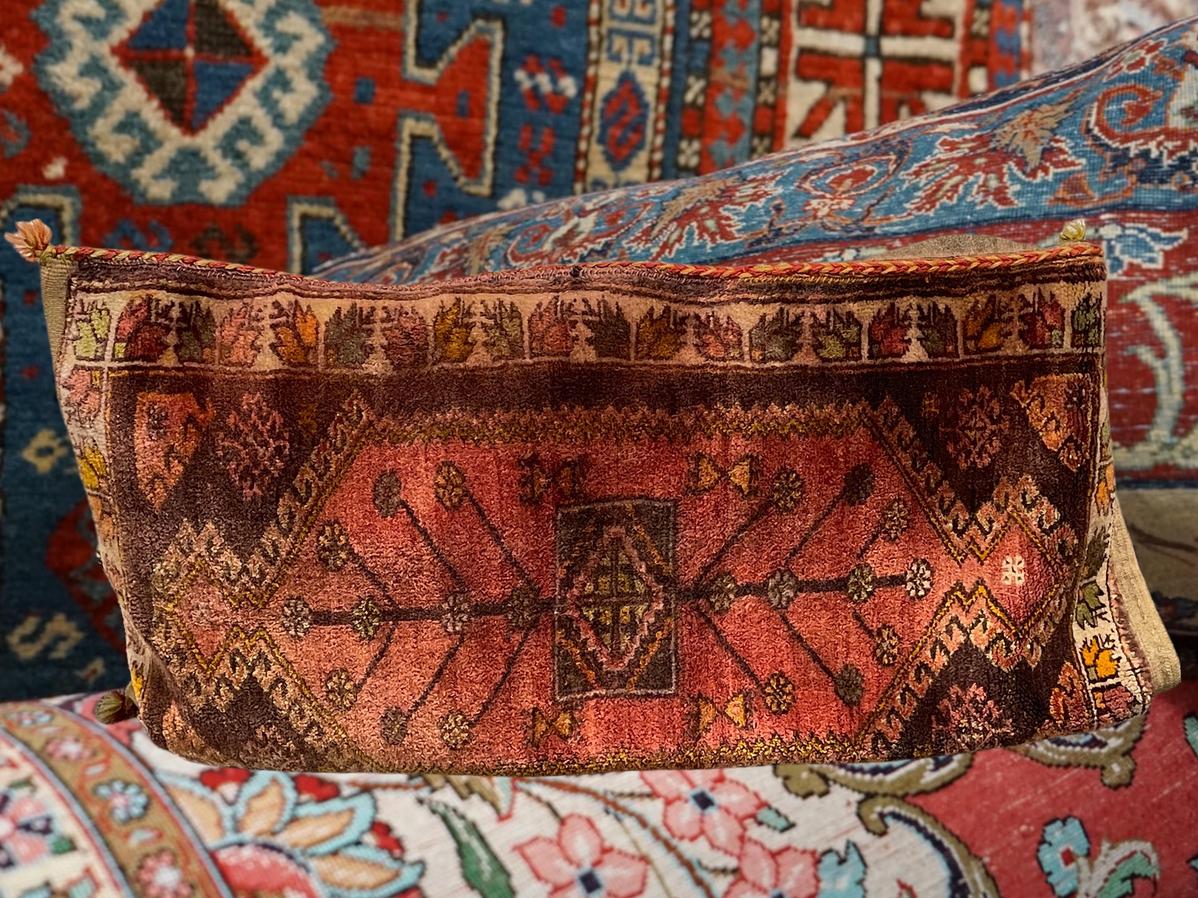 Gorgeous oriental pillow or seat pillow case. Handmade of woolen salt bag or Oriental rug. A beautiful item to put on your leather sofa or a bench. You will only receive the cover without filling. so you can decide for yourself how much you want to