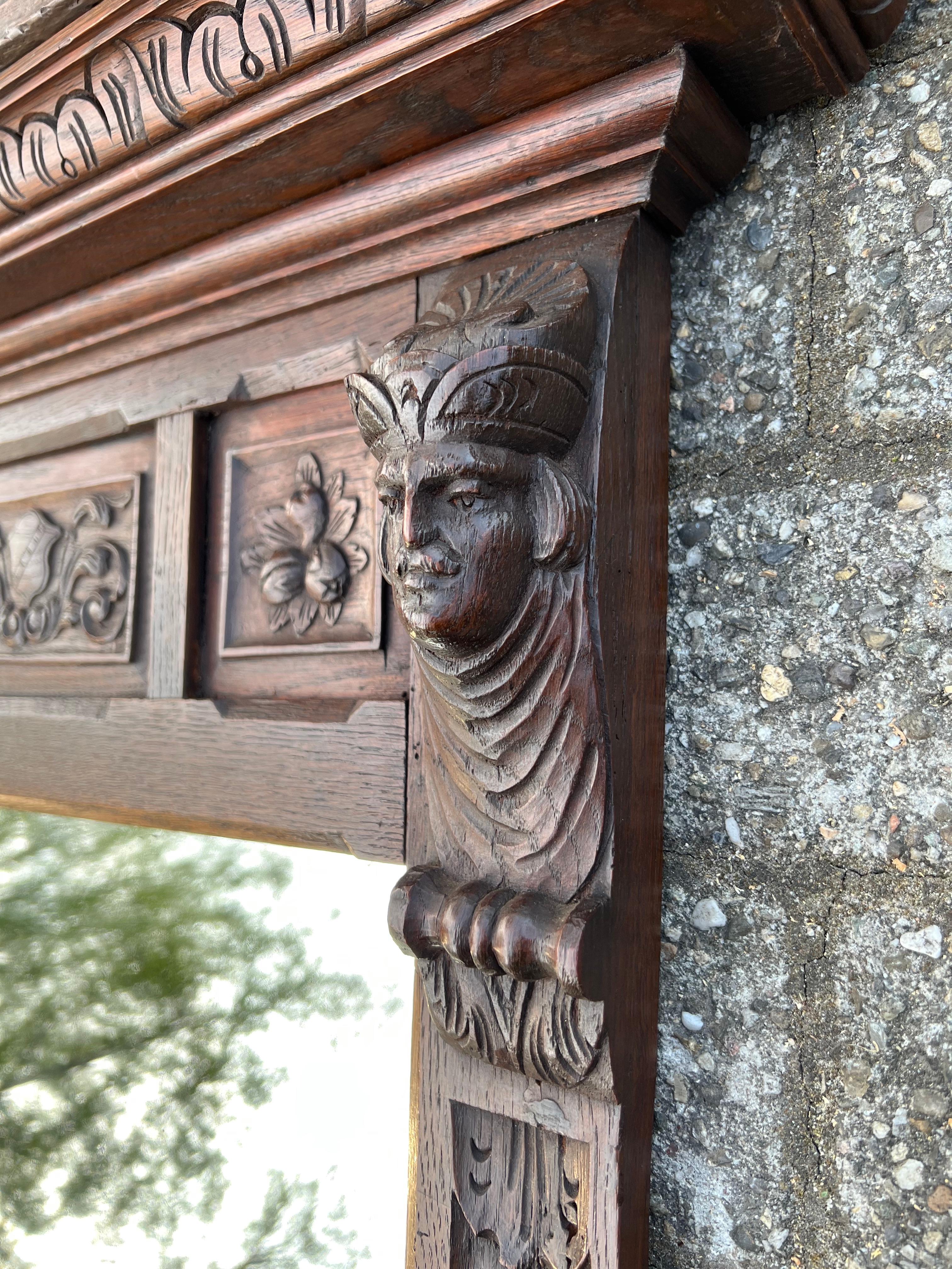 Stupendo grande specchio da parete in Oak olandese intagliato a mano con sculture di Lord, circa 1880 in vendita 1