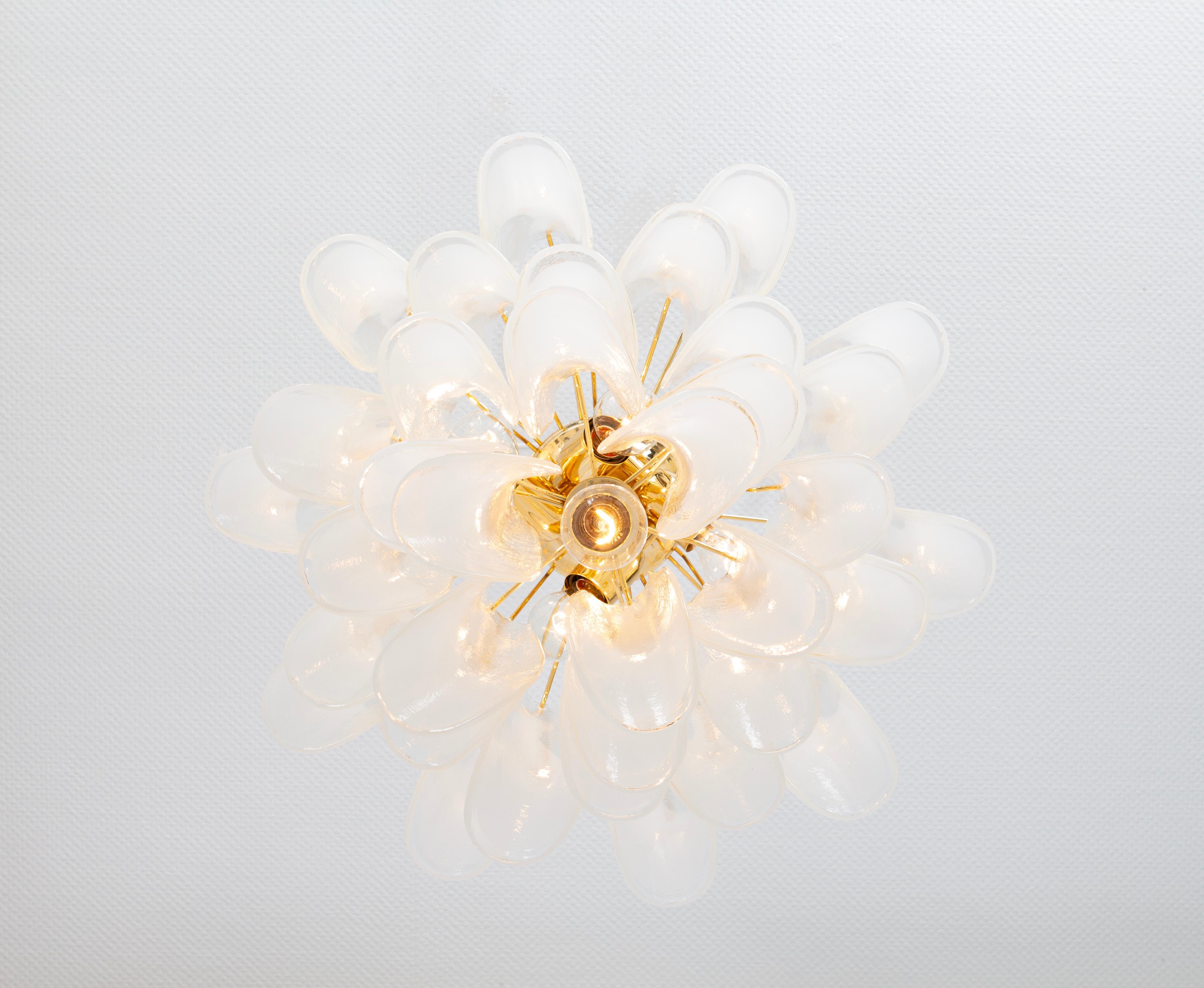 Fine XX secolo Stupefacente lampadario a petali in vetro di Murano, Italia, anni '80