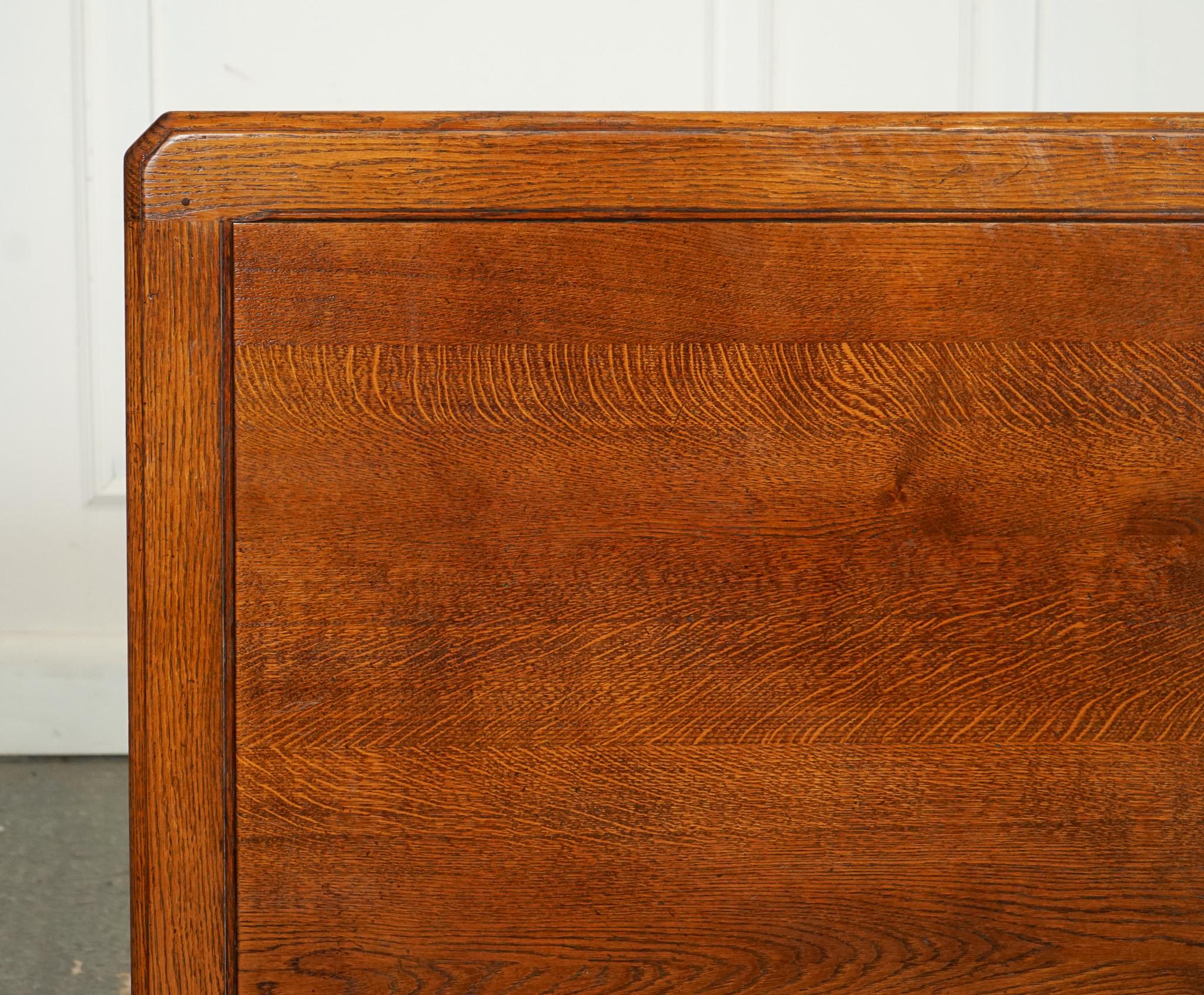 Grande table COFFEE VINTAGE EN OAK AVEC NICE FRANÇON EN OAK GRAiN ET FRAME H en vente 5