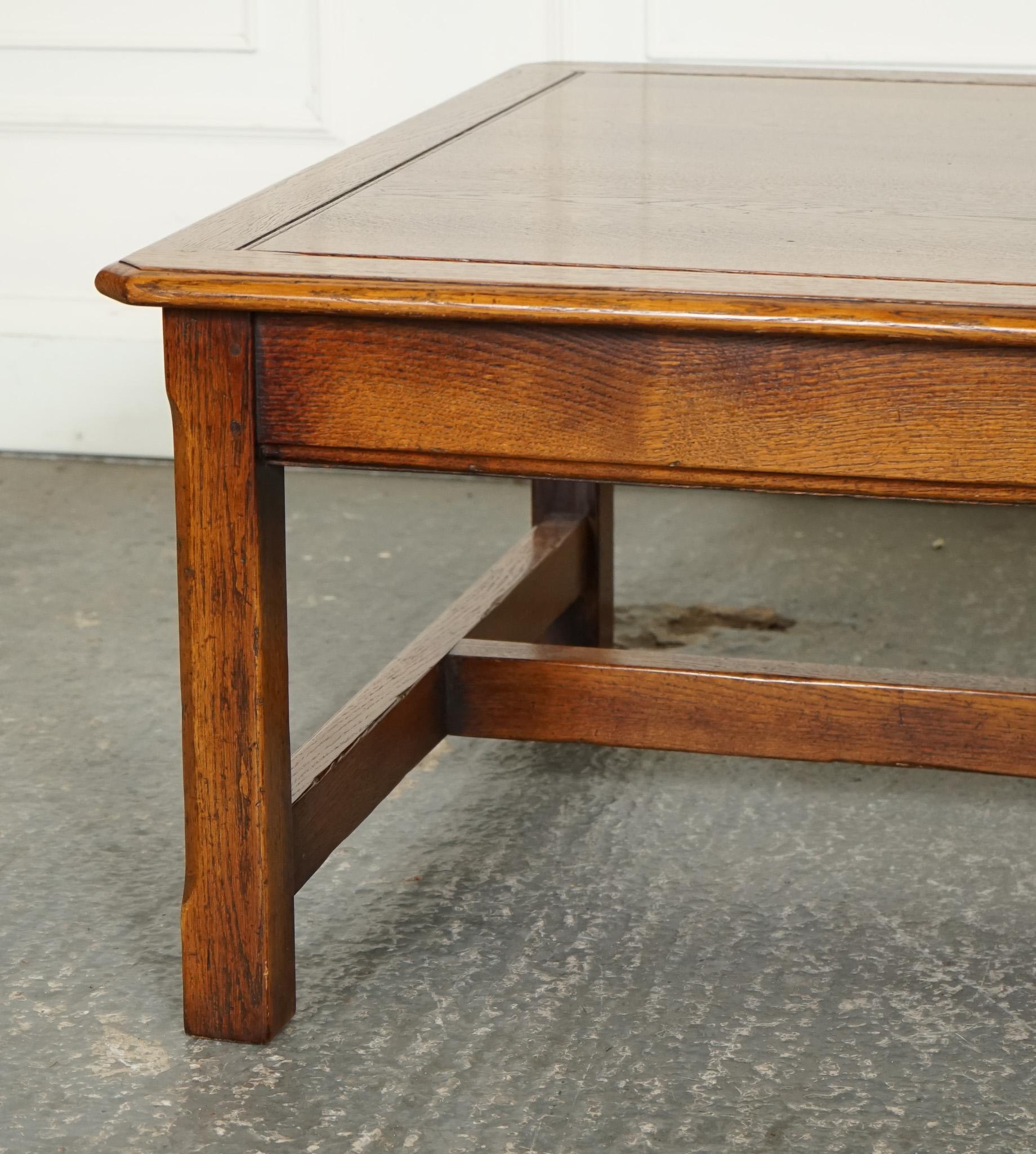 Chêne Grande table COFFEE VINTAGE EN OAK AVEC NICE FRANÇON EN OAK GRAiN ET FRAME H en vente