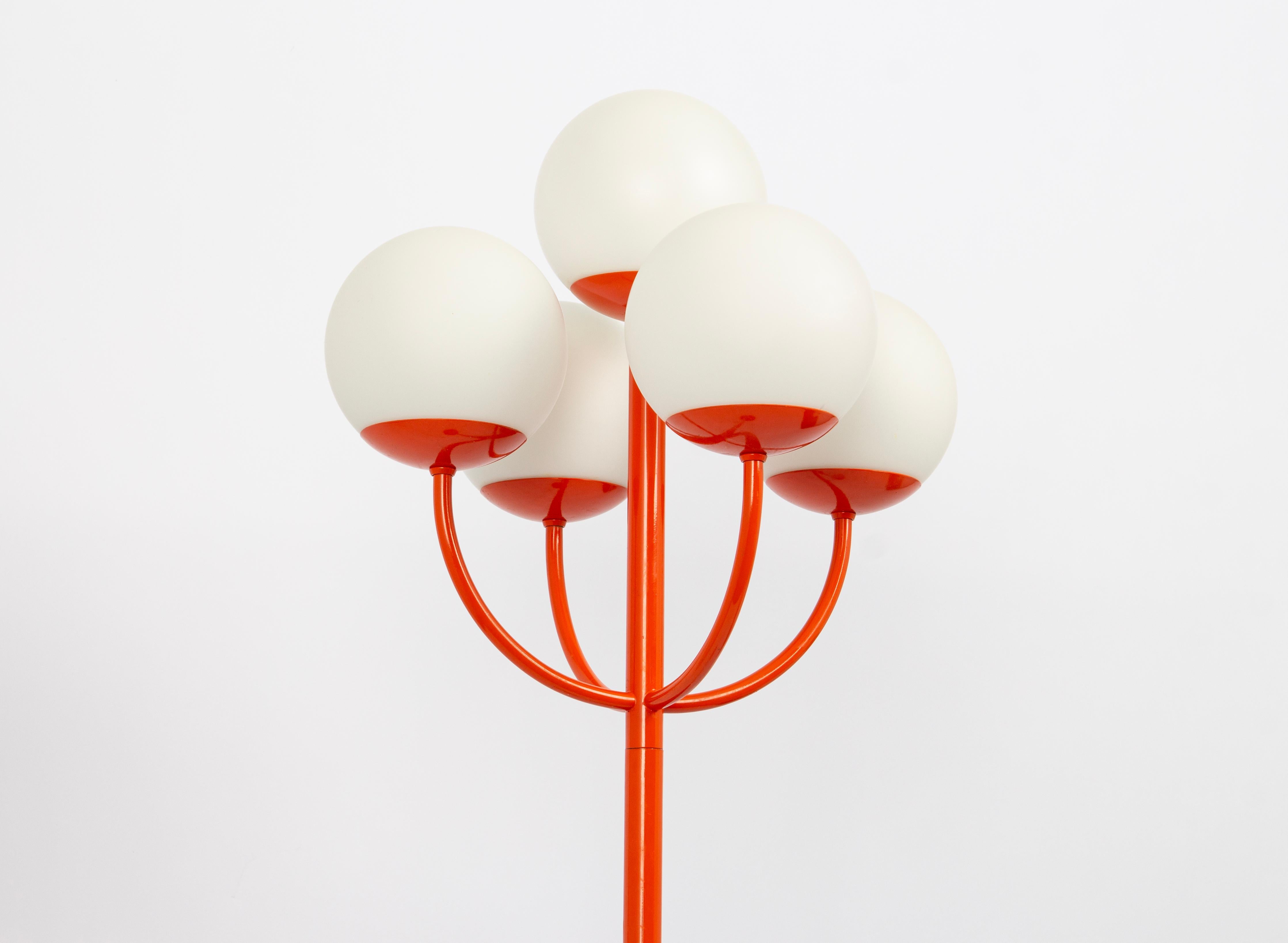Allemand Superbe lampadaire orange Kaiser, Allemagne, 1970 en vente