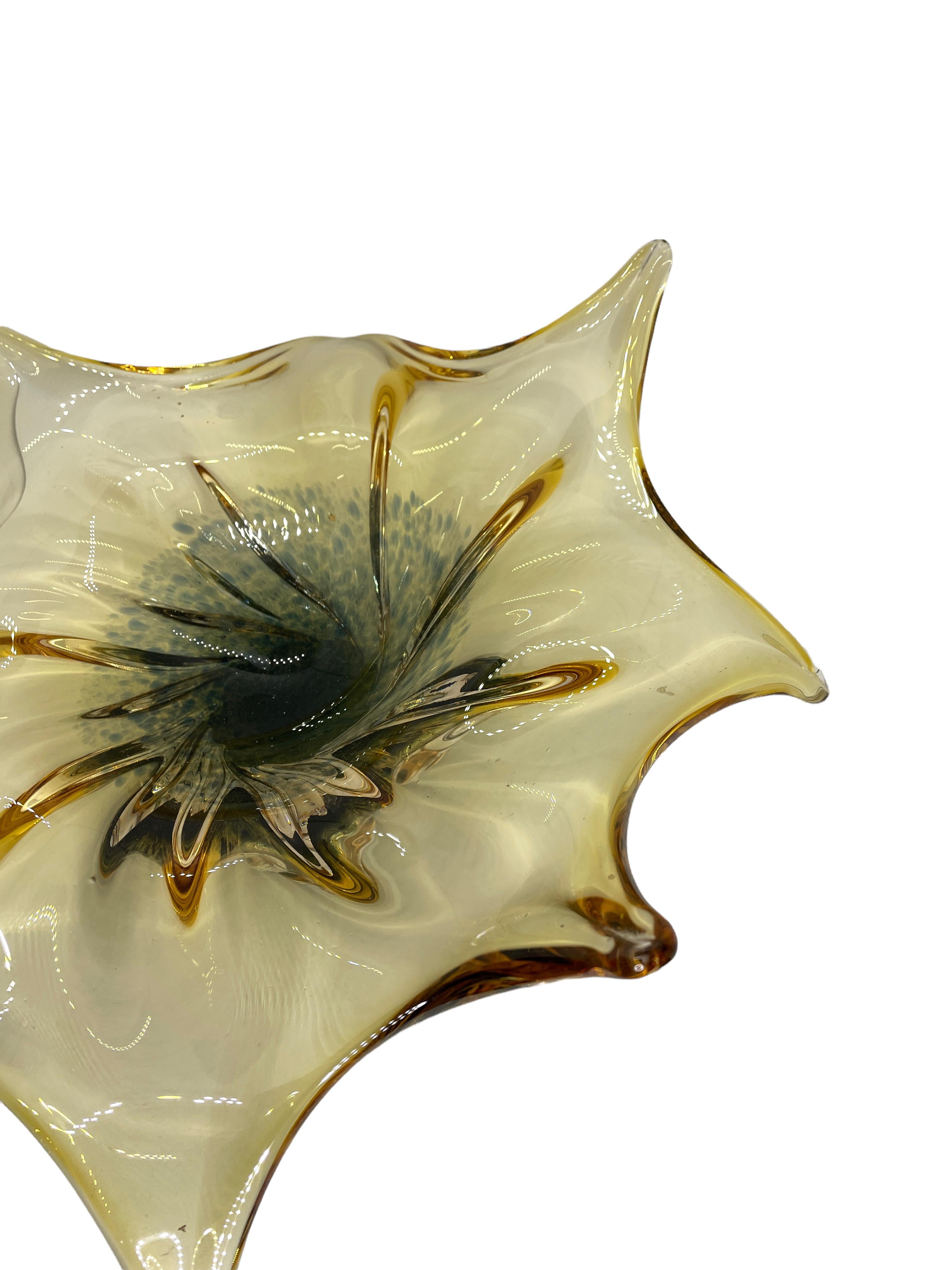 Hand-Crafted Stunning Large Organic Murano Glass Bowl Catchall Vintage, Italy, 1970s For Sale