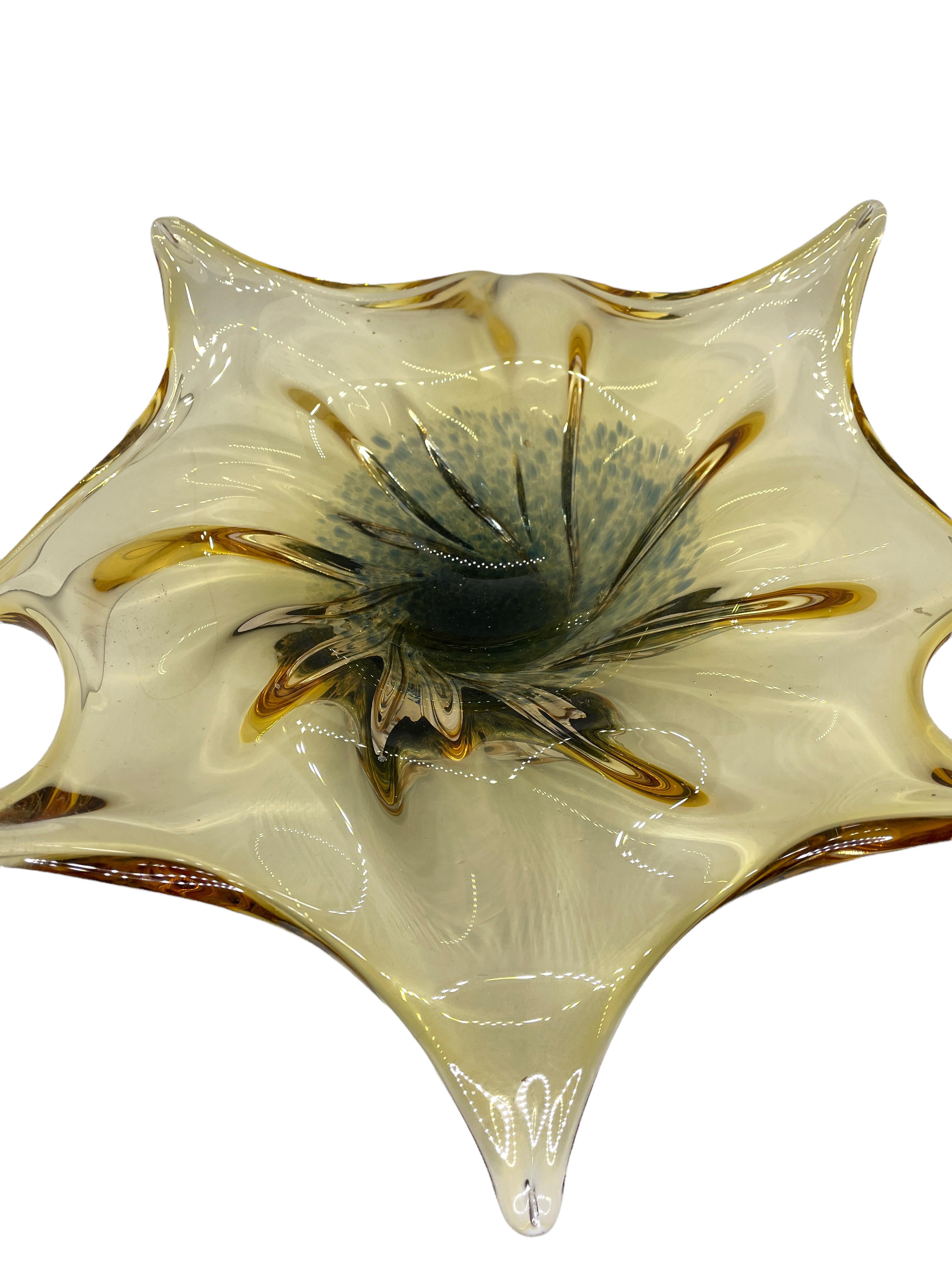 Late 20th Century Stunning Large Organic Murano Glass Bowl Catchall Vintage, Italy, 1970s For Sale