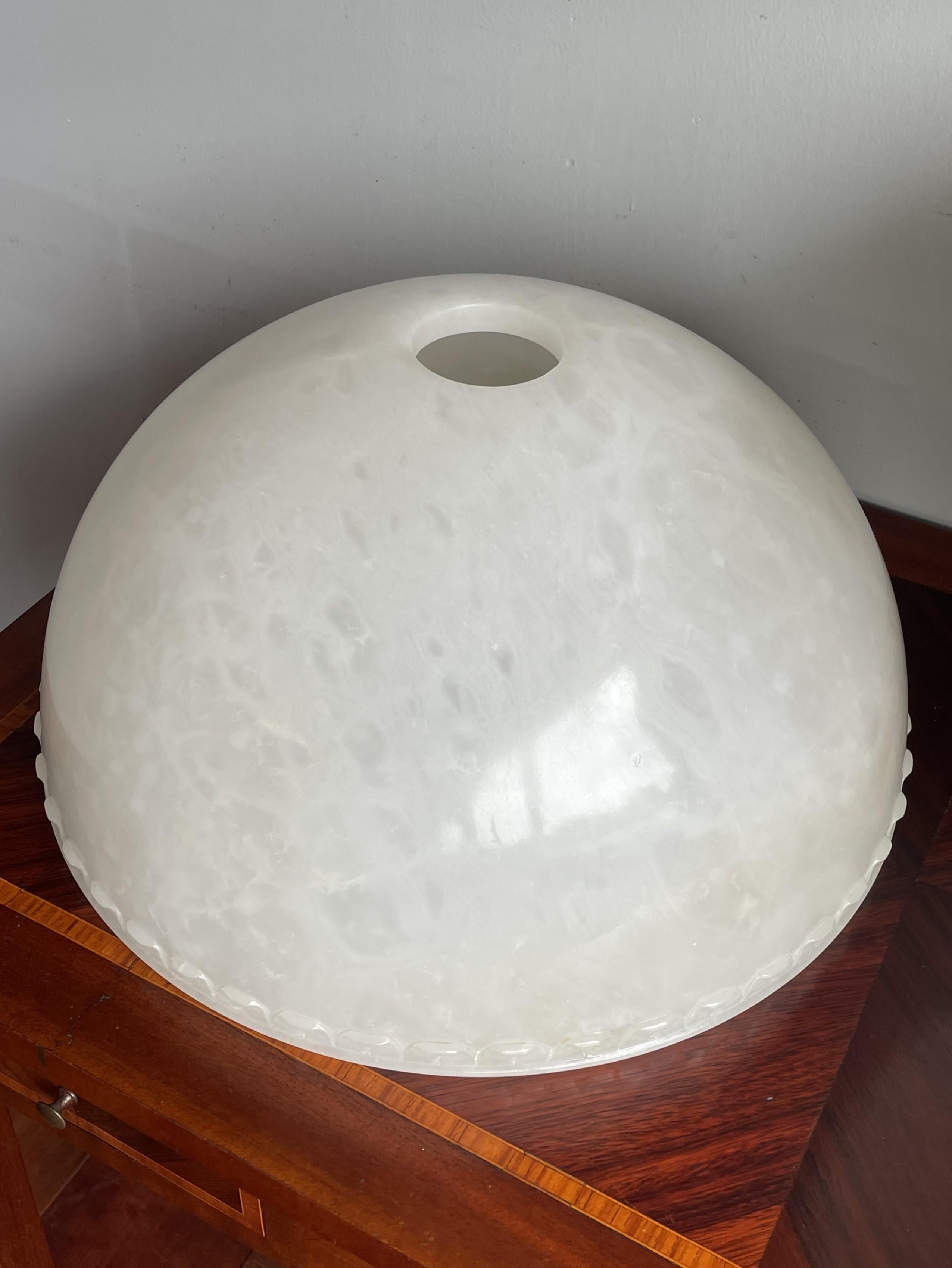Métal Superbe et rare lampadaire de style Art Déco en albâtre ressemblant à une lune en vente