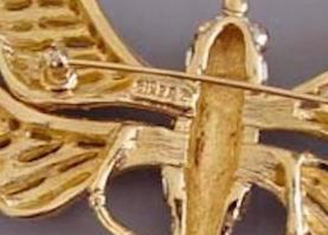 Hollywood Regency Stunning Large Runway Gold-Plated Rhinestone Ciner Dragonfly Brooch For Sale