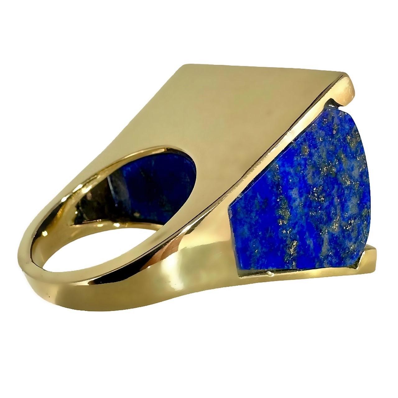 Stunning, Large Scale, Mid-20th Century 14k Gold, Lapis-Lazuli and Diamond Ring In Good Condition In Palm Beach, FL