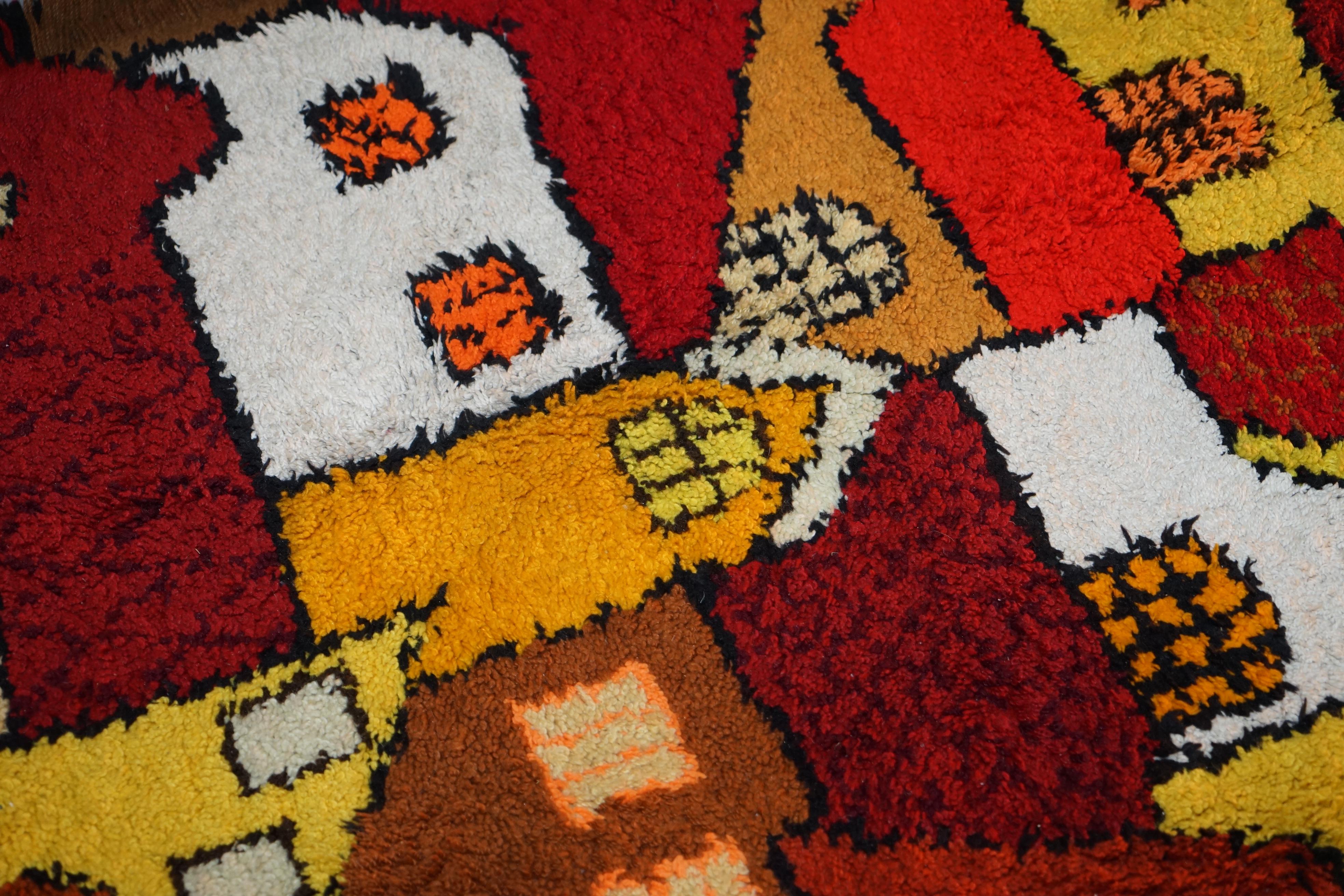 Stunning Large Shag Pile Rug Depicting Houses in the Style of L.S Lowry For Sale 4