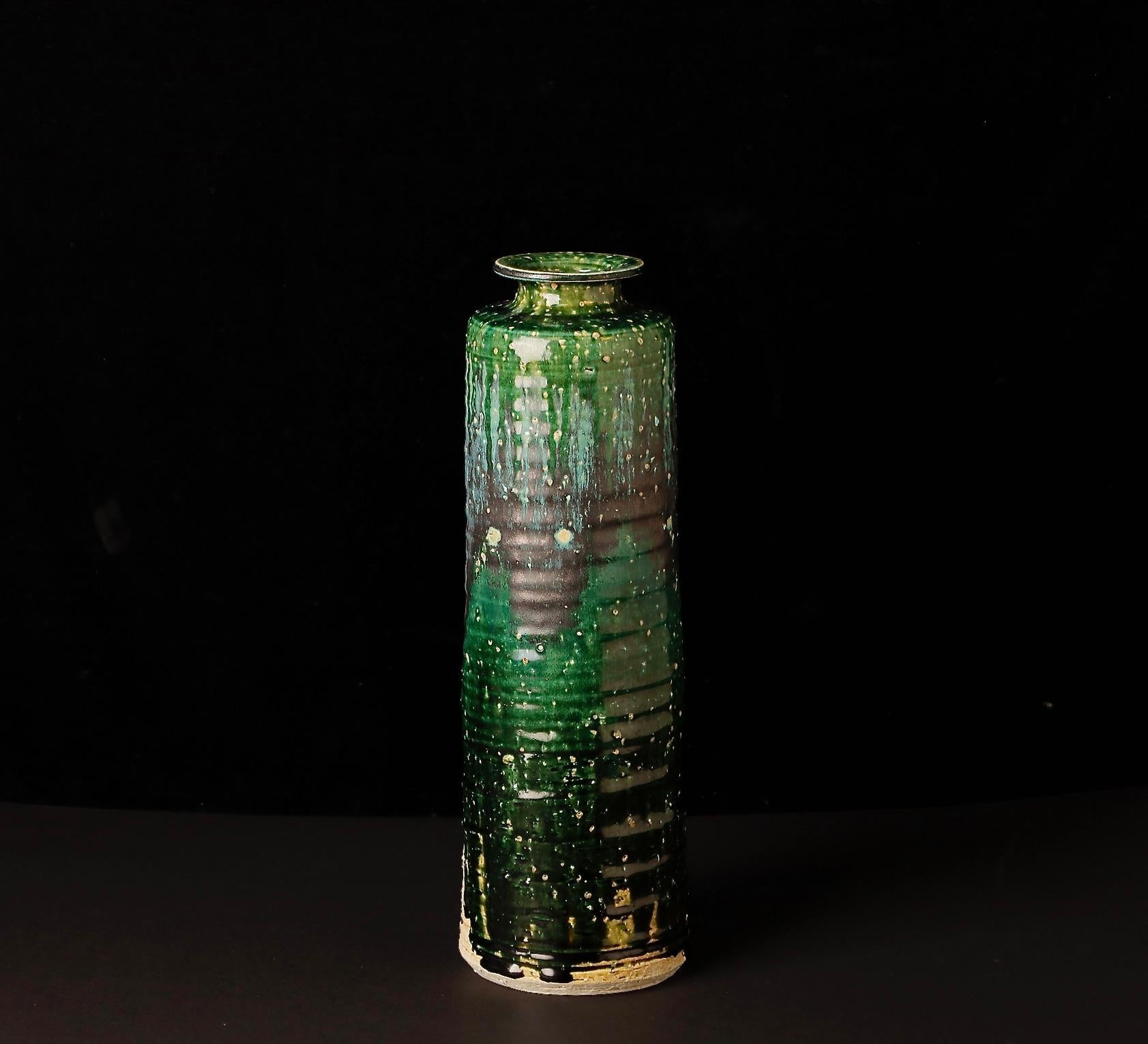 Ceramic Stunning large Shigaraki ceramic vase by renowned artist Kandagawa Toshiro