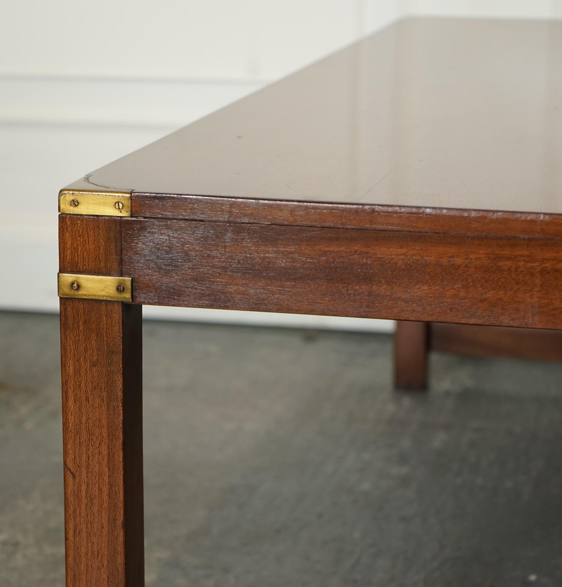 STUNNING LARGE VINTAGE HARRODS LONDON KENNEDY MILITARY CAMPAiGN COFFEE TABLE im Angebot 3