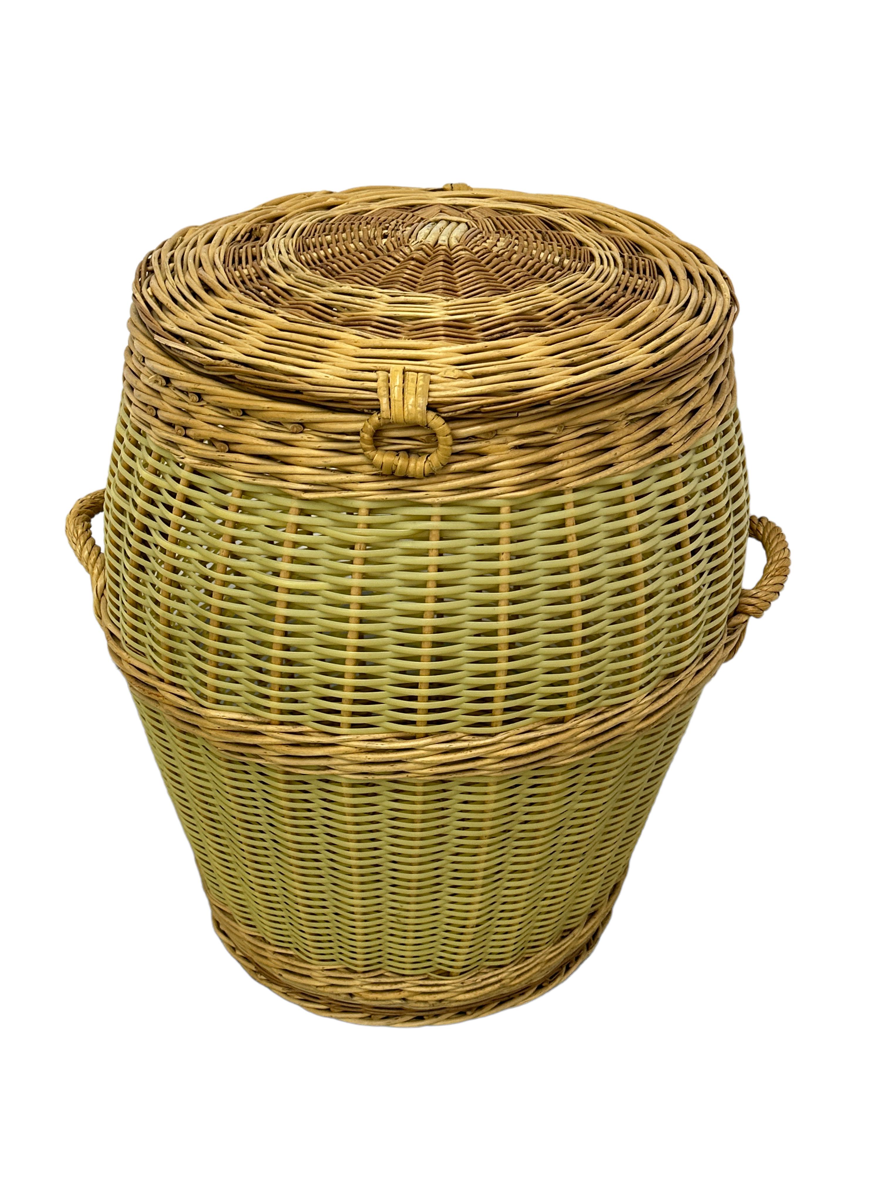Late 20th Century Stunning Large Vintage Midcentury Wicker Laundry Basket Hamper, 1970s, Italy