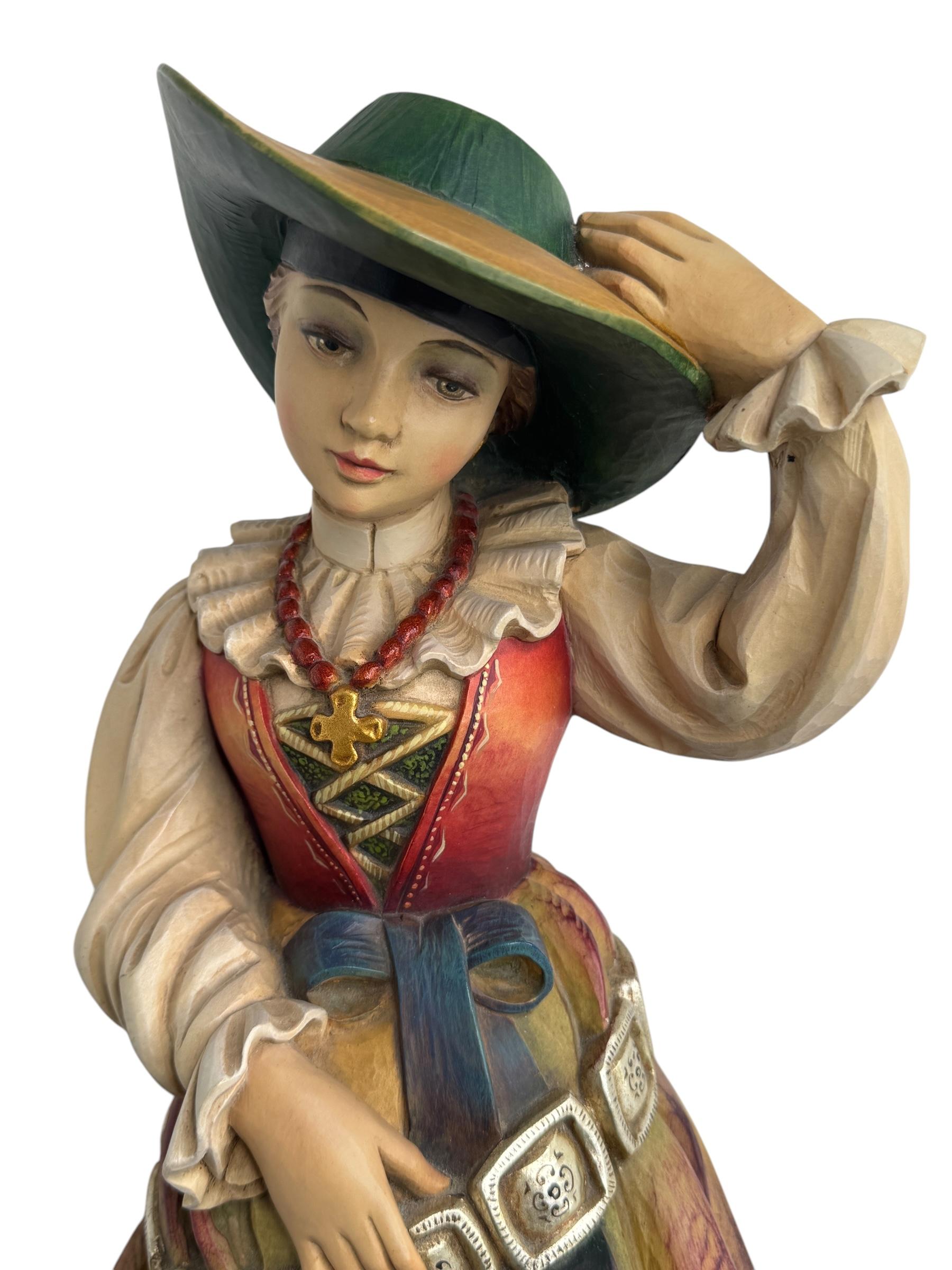 Impresionante Gran Mujer con Traje Tradicional Tirolés Talla Anri Vintage finales del siglo XX en venta
