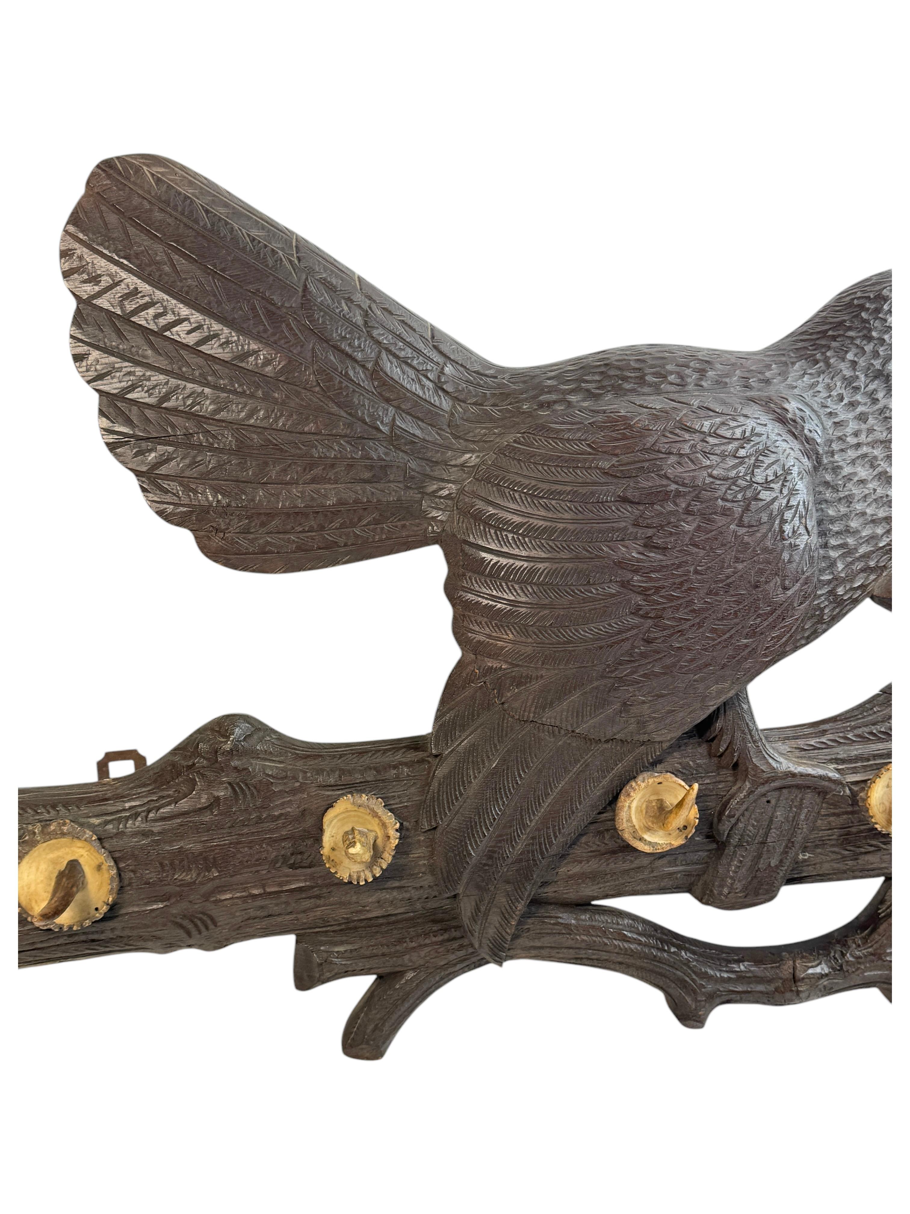 Impresionante Gran Urogallo de Madera Tallada Black Forest Sombrero Perchero Armario 1900 principios del siglo XX en venta