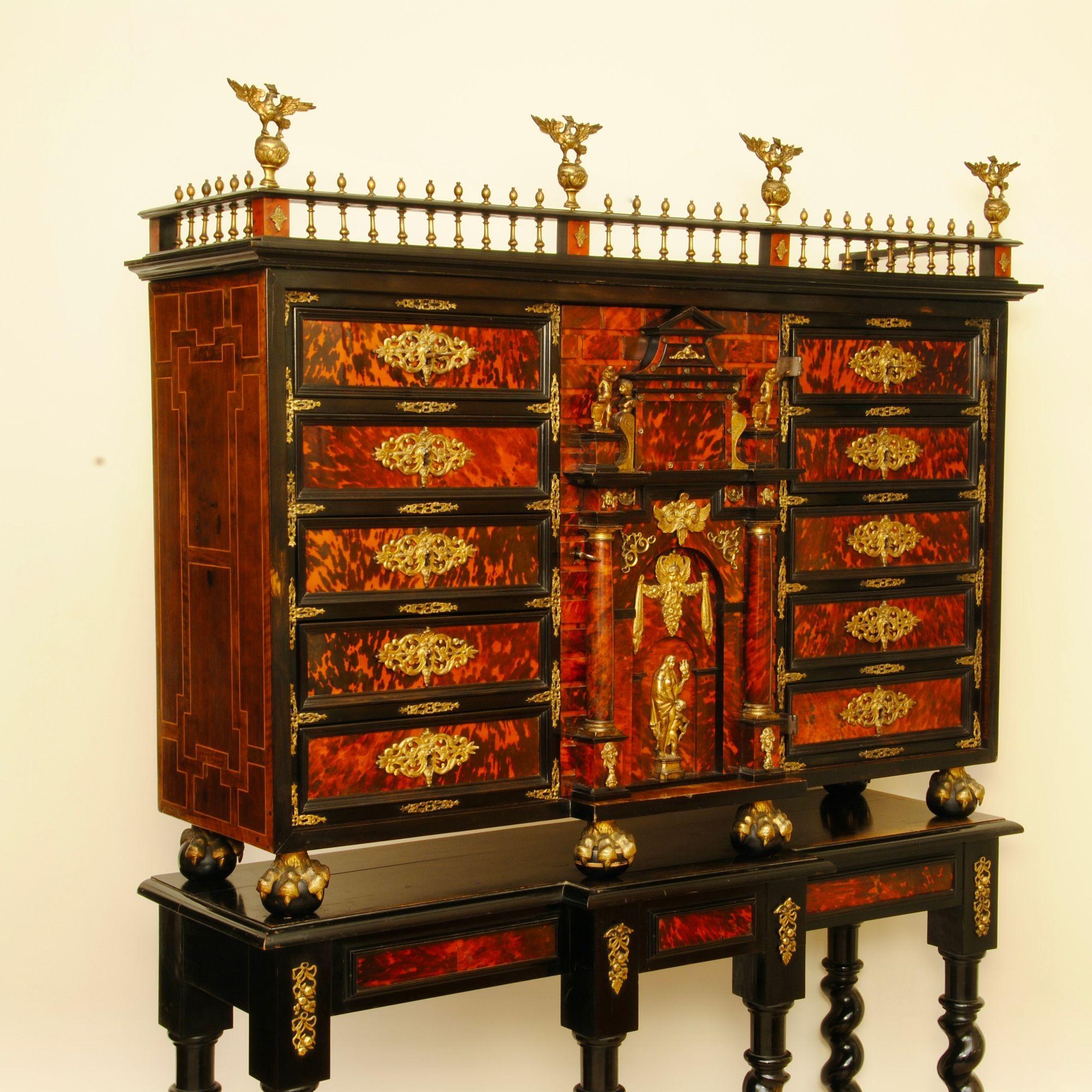 Stunning Late 17th Century Spanish Tortoiseshell Cabinet In Good Condition For Sale In Lincolnshire, GB
