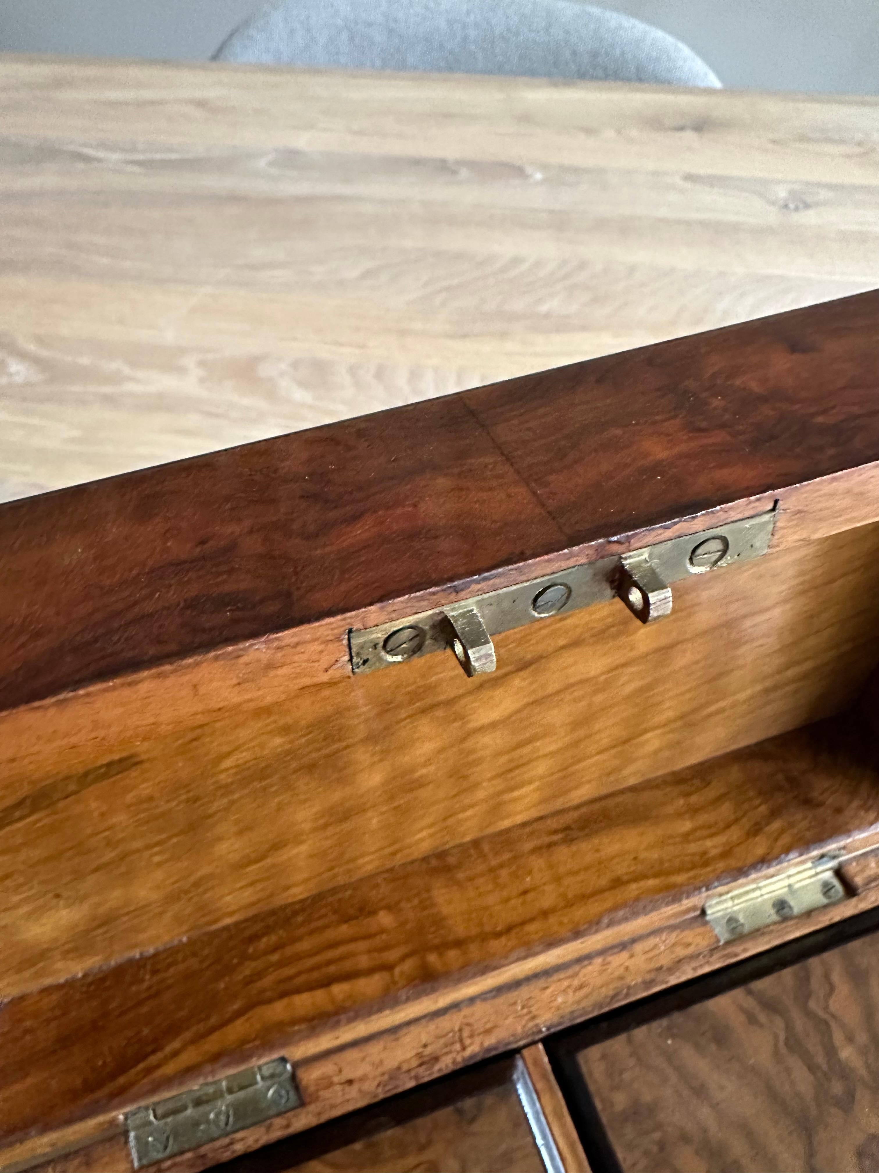 Stunning Late 1800s Gothic Revival Nussbaum & Messing Tea Caddy Box W. Great Patina im Angebot 7