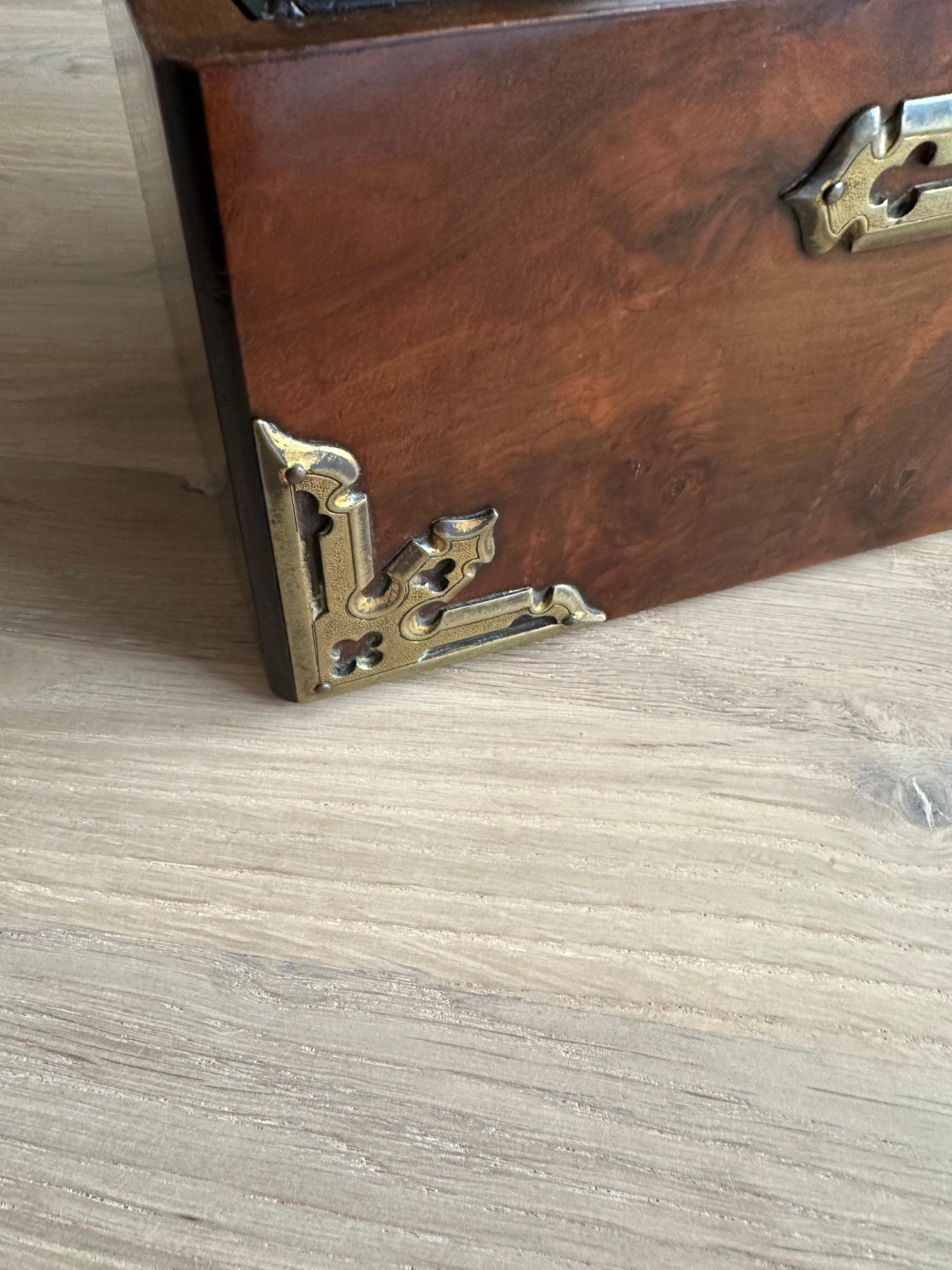 Stunning Late 1800s Gothic Revival Nussbaum & Messing Tea Caddy Box W. Great Patina im Angebot 1