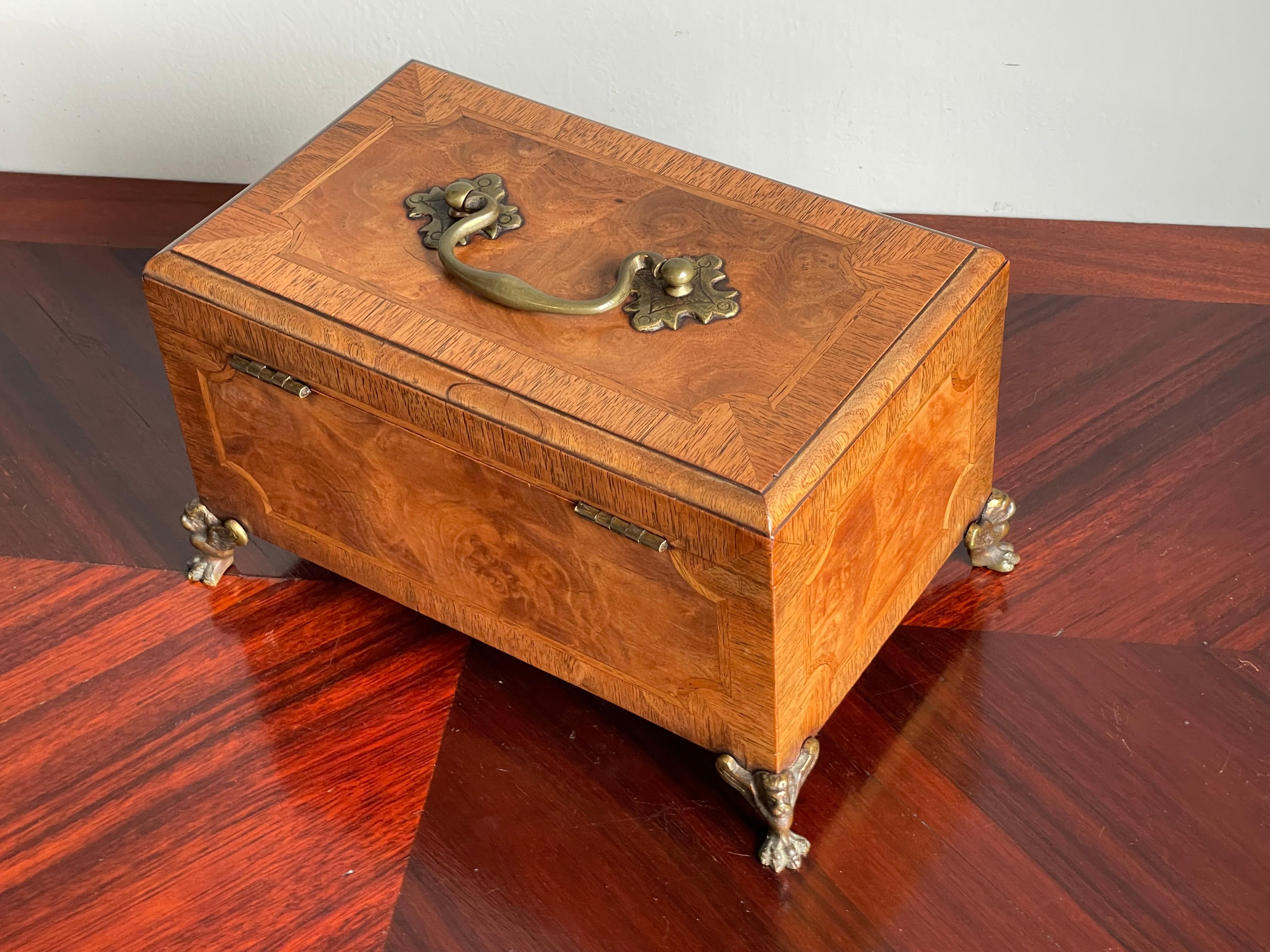 Stunning Late 1800s Walnut, Burl Walnut & Bronze Jewelry Box with a Great Patina In Excellent Condition In Lisse, NL