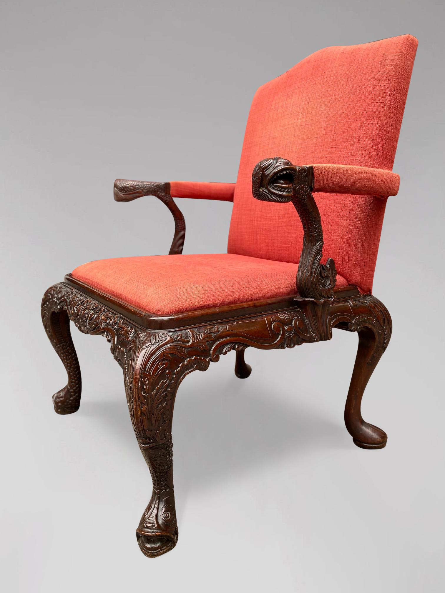 Atemberaubender geschnitzter Gainsborough-Sessel aus Mahagoni aus dem späten 19. Jahrhundert (Rokoko) im Angebot