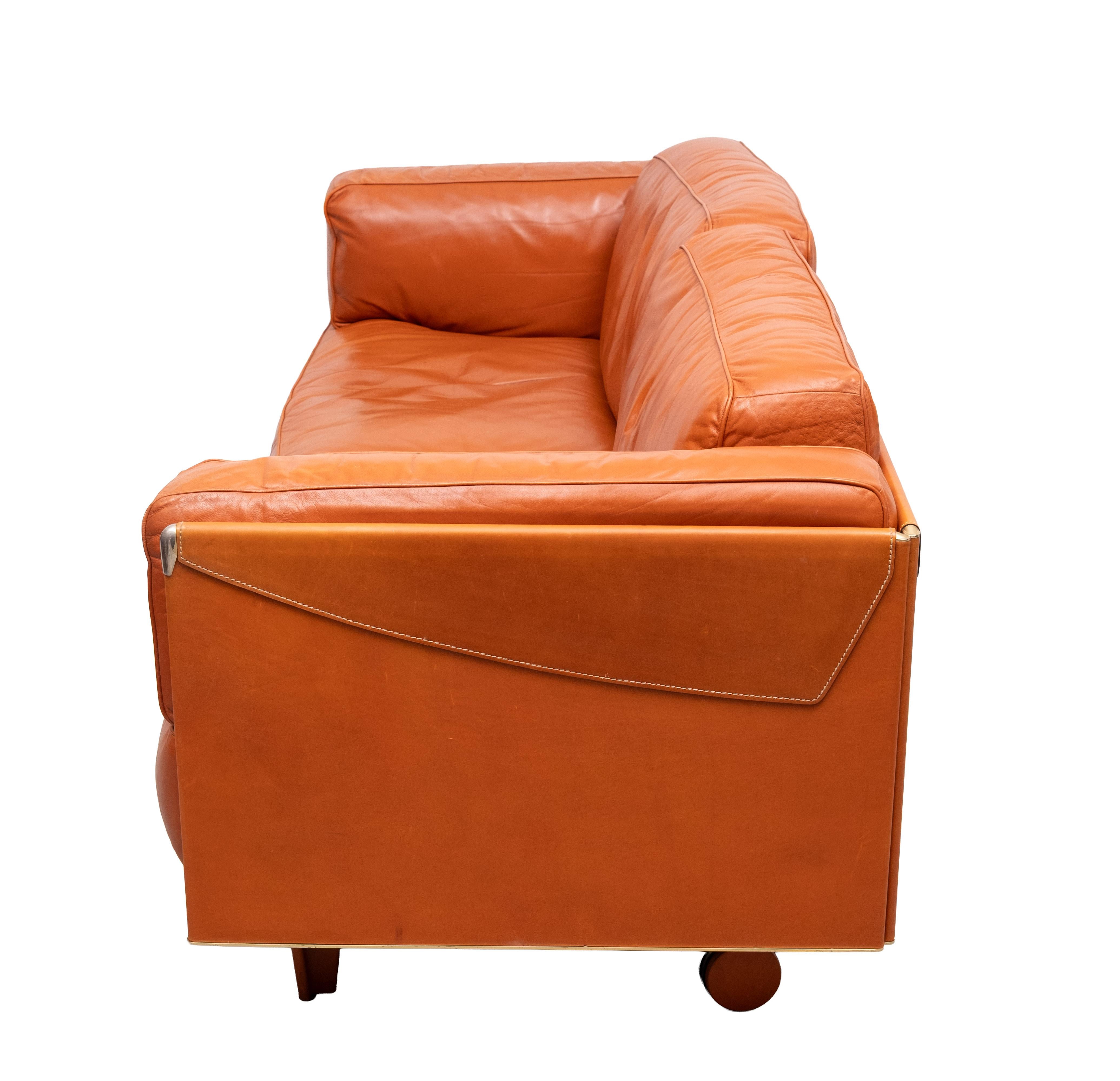 Superbe canapé 2,5 places en cuir designé par Pierluigi Cerri pour Poltrona Frau en vente 2