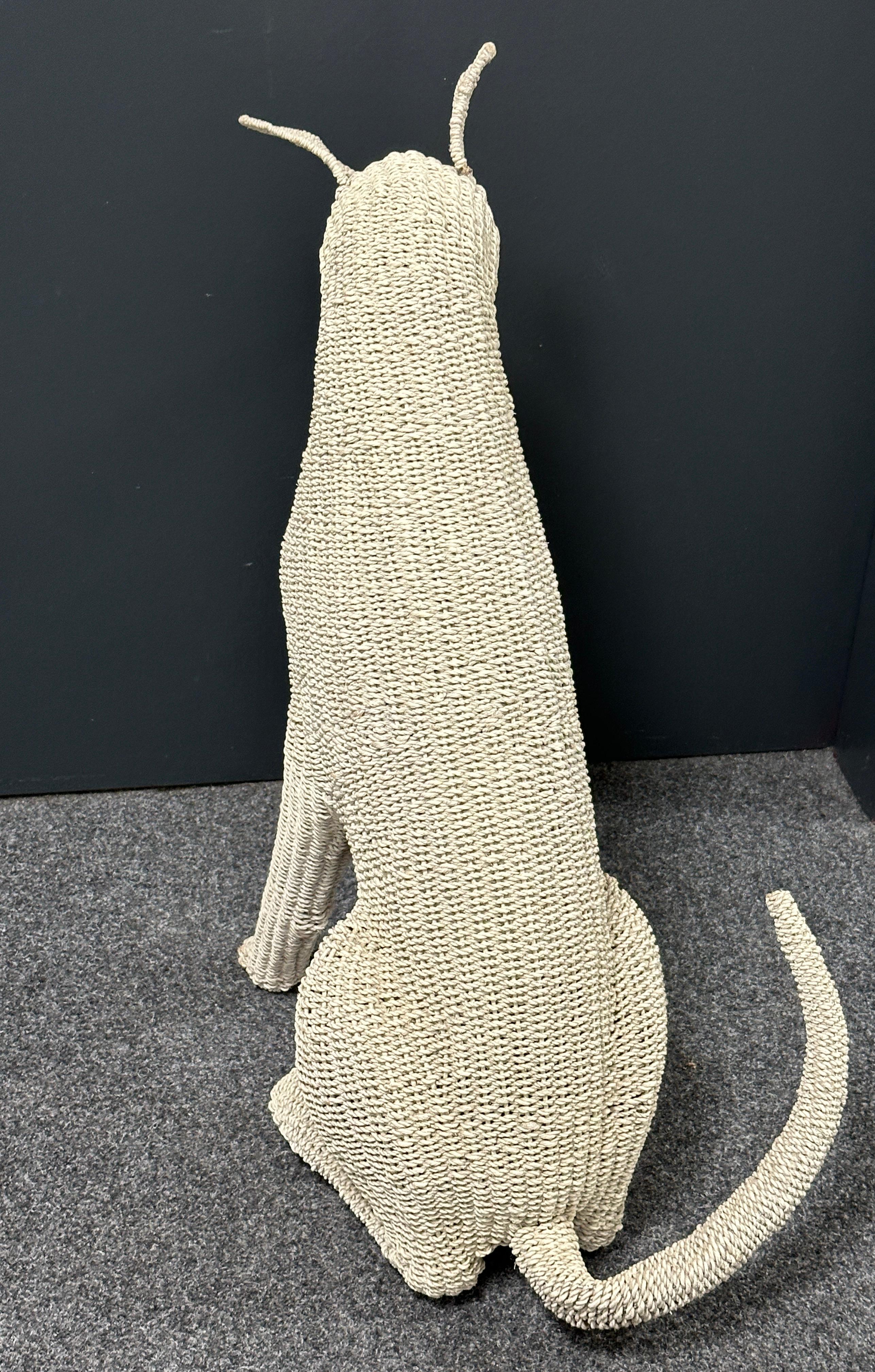 Atemberaubende lebensgroße weiße Rattan-Korbweide-Hundestatue-Figur, Italien, 1960er Jahre im Angebot 4