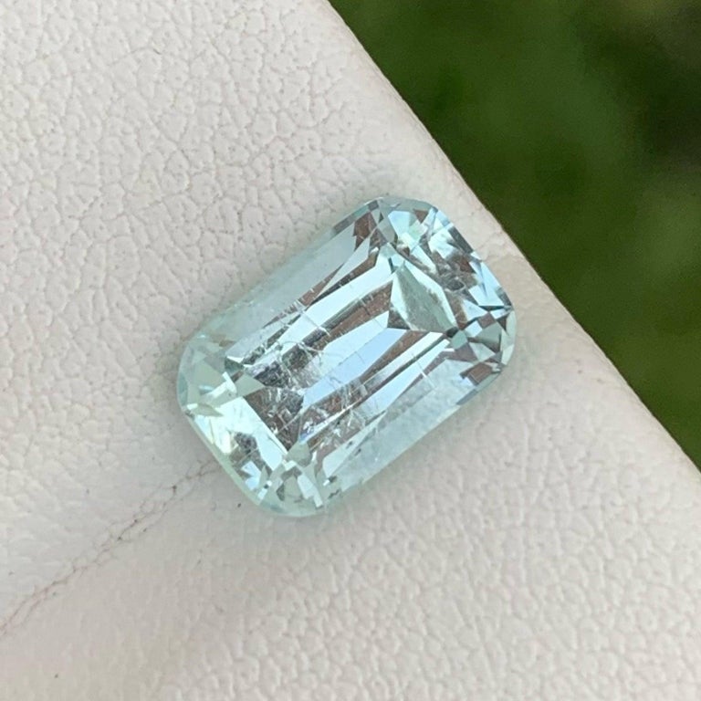 Stunning Light Blue Loose Aquamarine Gemstone 2.75 Carats For Sale at