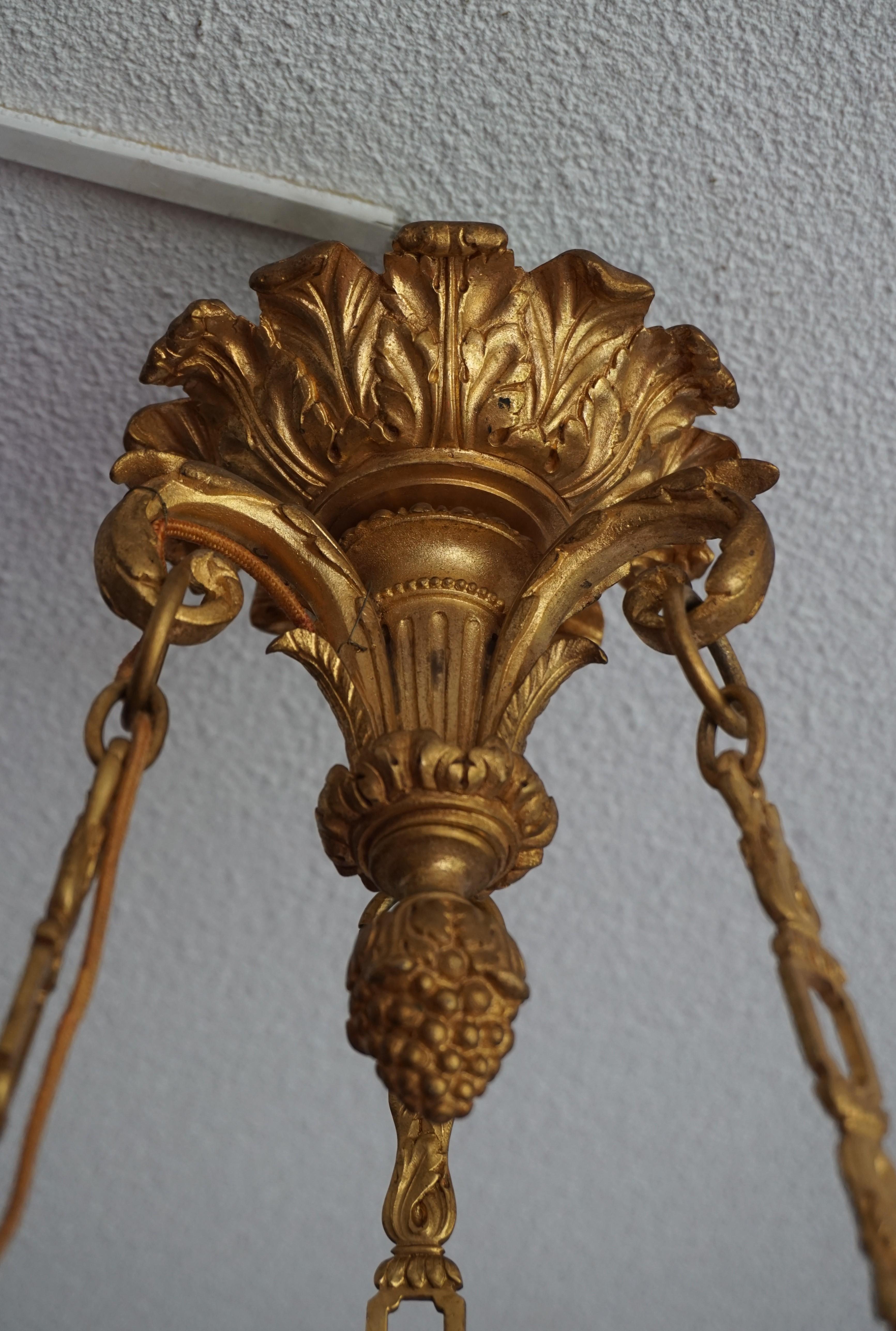 Stunning Little Gilt Bronze Chandelier with Scrolling Leafs and Putto Sculpture For Sale 4