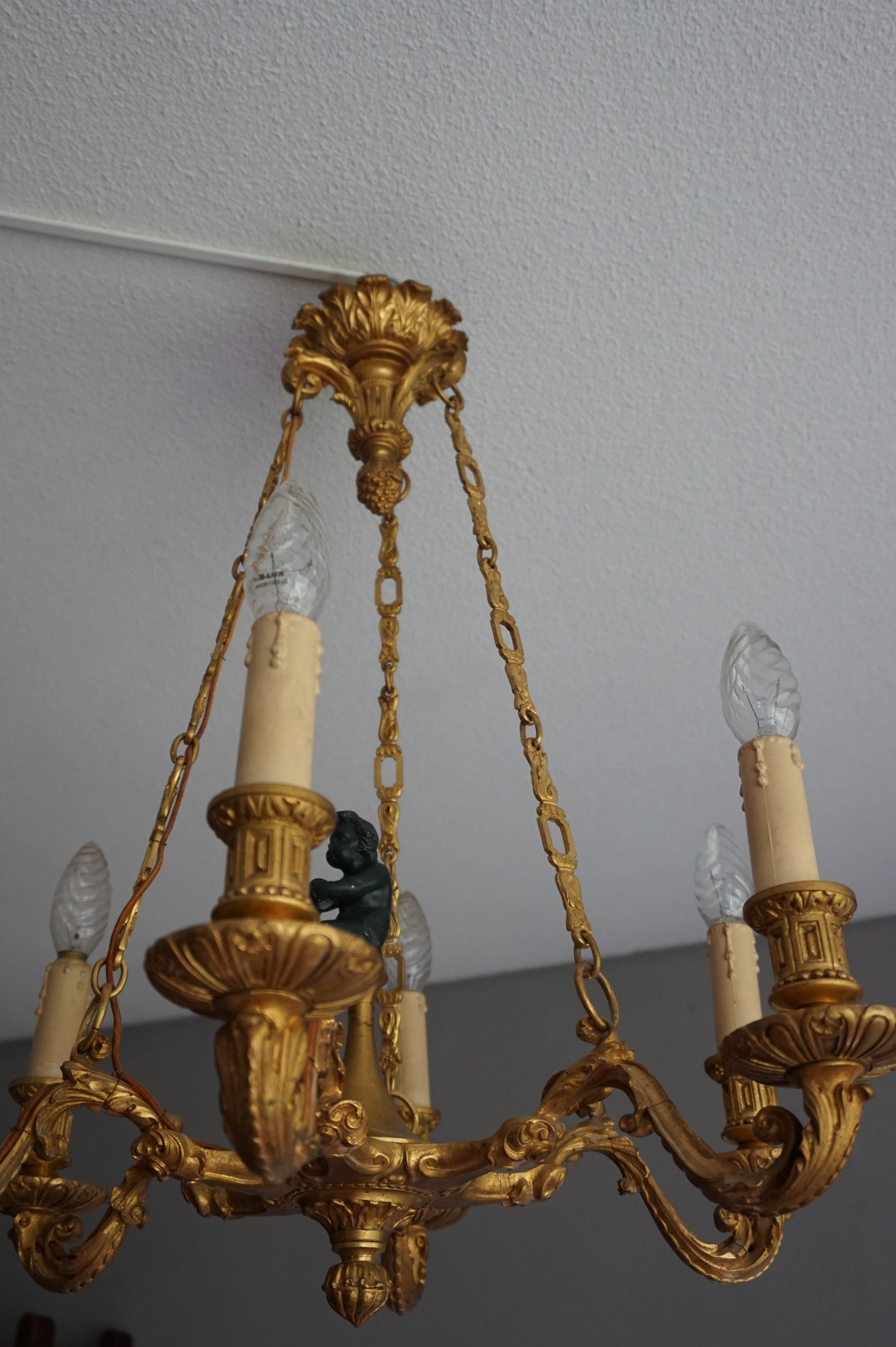 Stunning Little Gilt Bronze Chandelier with Scrolling Leafs and Putto Sculpture For Sale 1