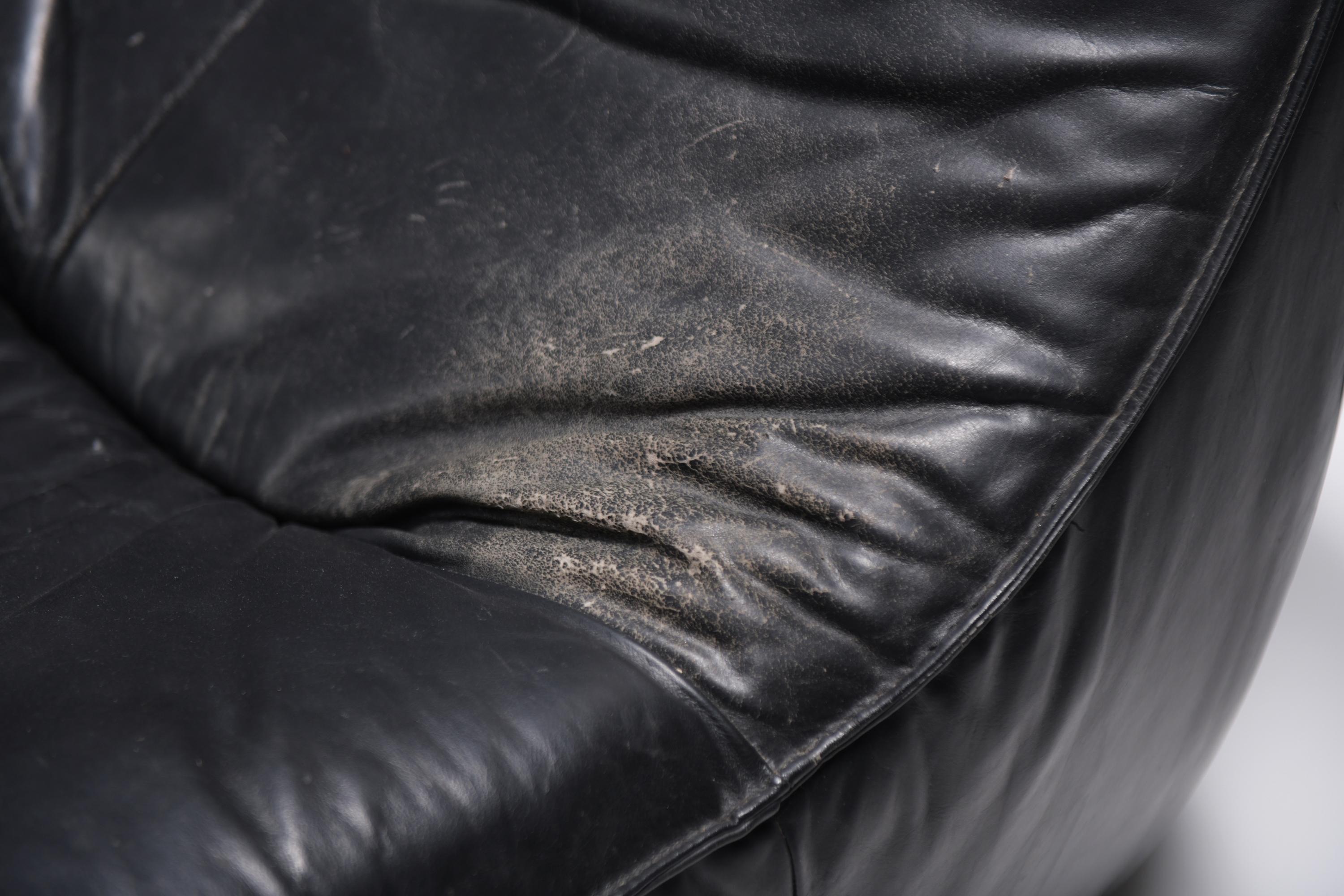 Dutch Stunning lounge chair The Rock in black leather by Gerard Van Den Berg - Montis For Sale