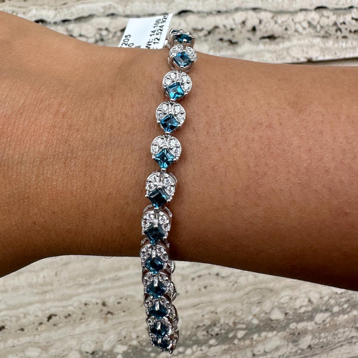 Taille carrée Superbe bracelet tennis pour mère en argent sterling avec topaze bleue de Londres et diamants en vente
